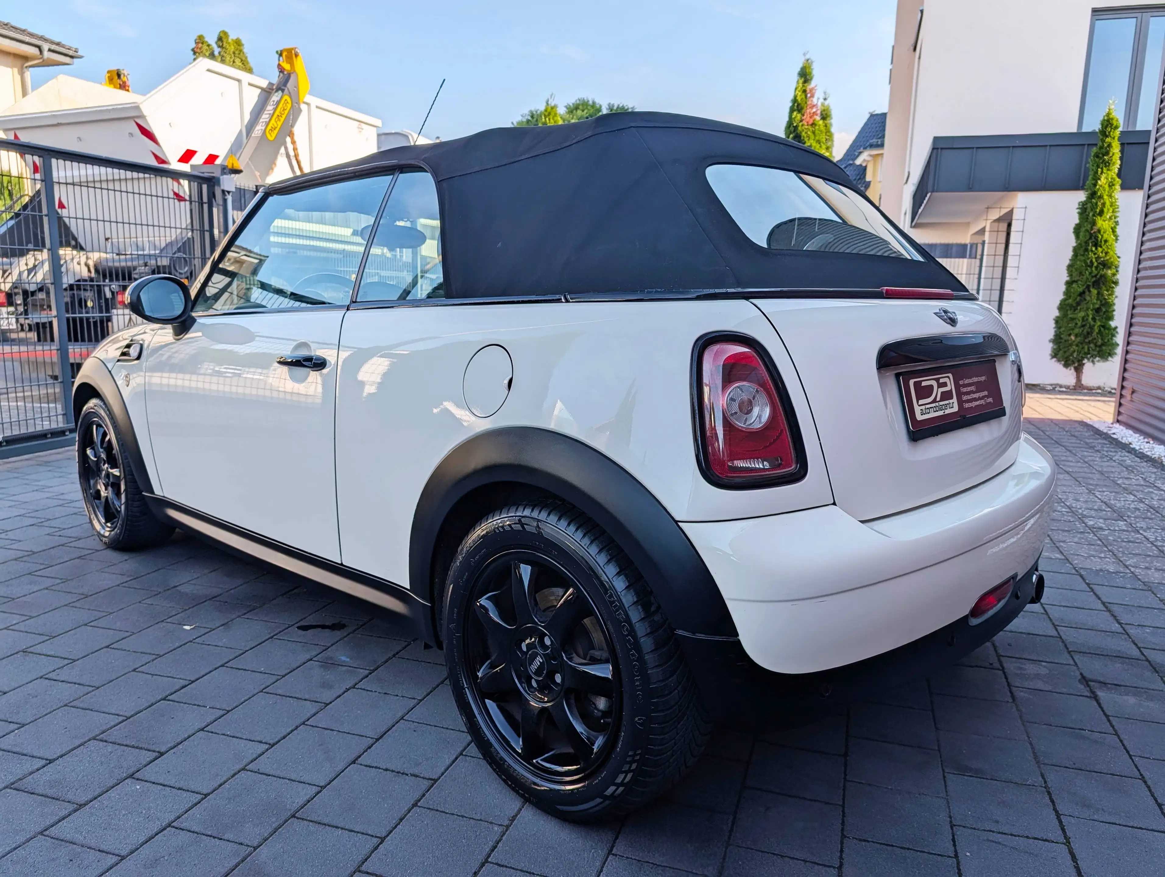 MINI Cooper Cabrio Mini Cooper Cabrio 1.6 "Edition" *TEILLEDER/PDC/KLIMA* — photo 4