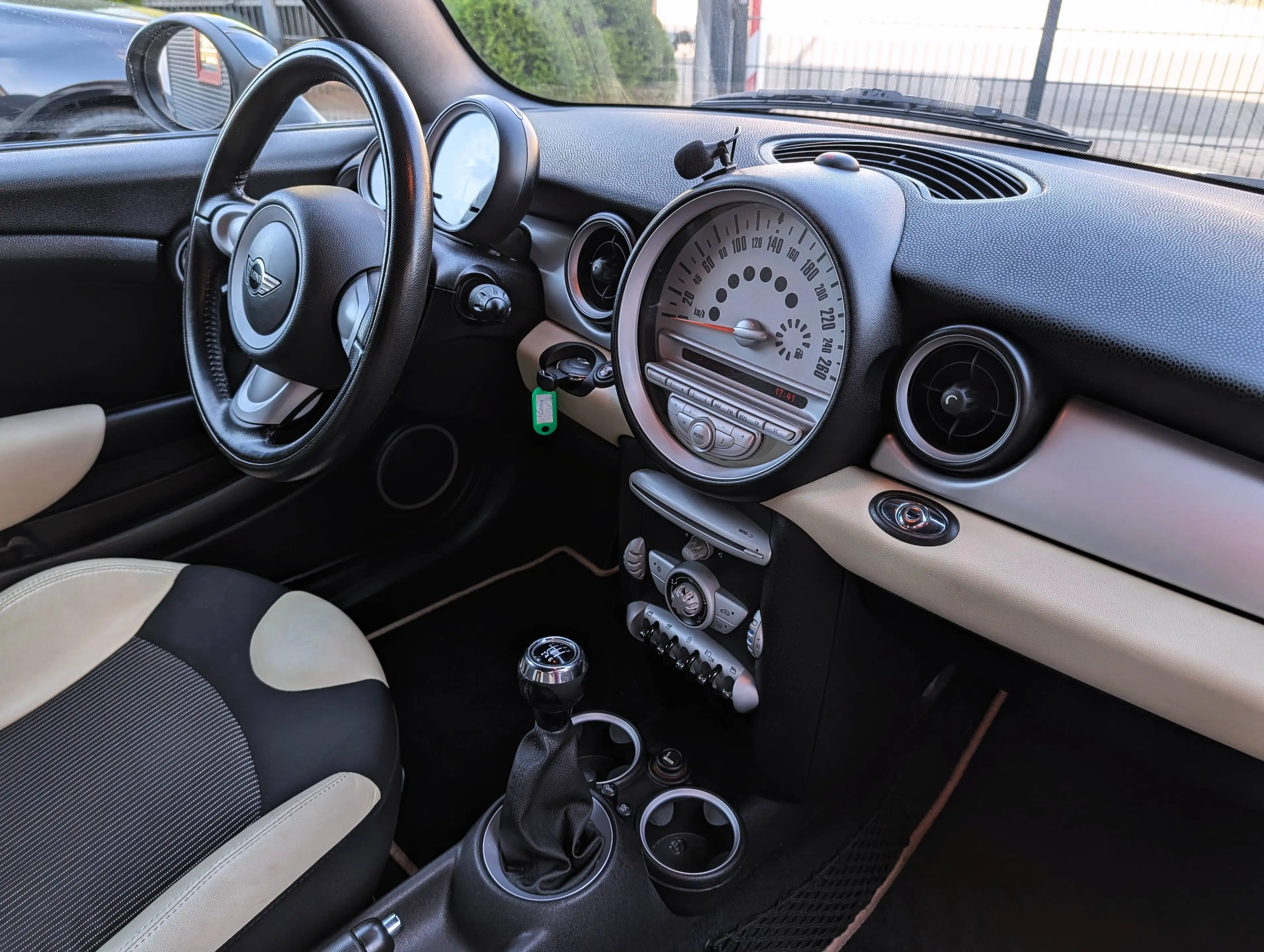 MINI Cooper Cabrio Mini Cooper Cabrio 1.6 "Edition" *TEILLEDER/PDC/KLIMA* — photo 14