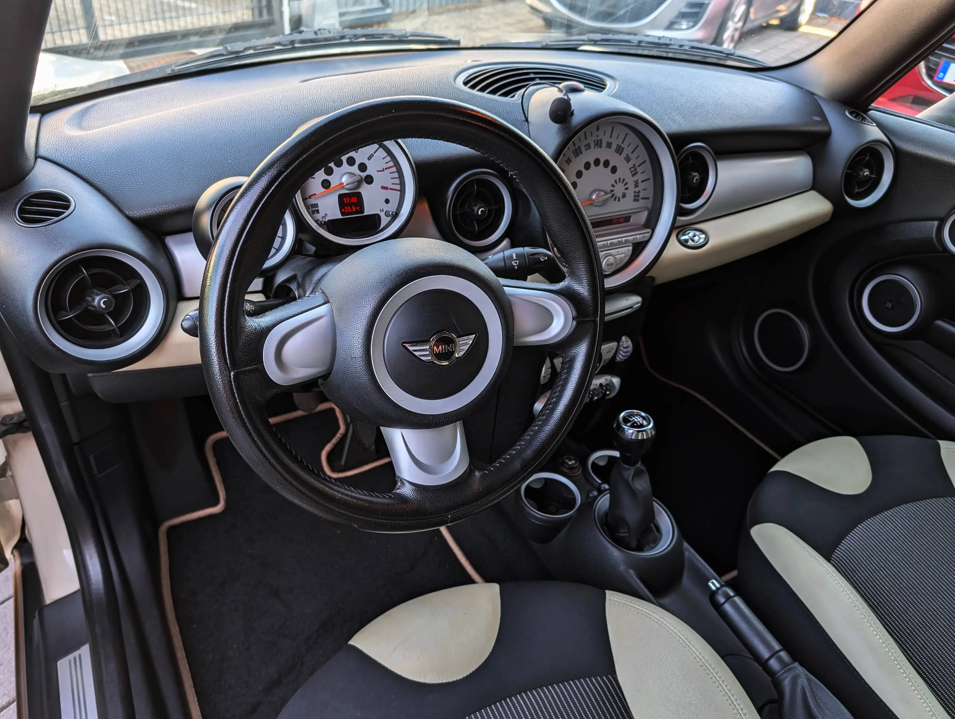 MINI Cooper Cabrio Mini Cooper Cabrio 1.6 "Edition" *TEILLEDER/PDC/KLIMA* — photo 13