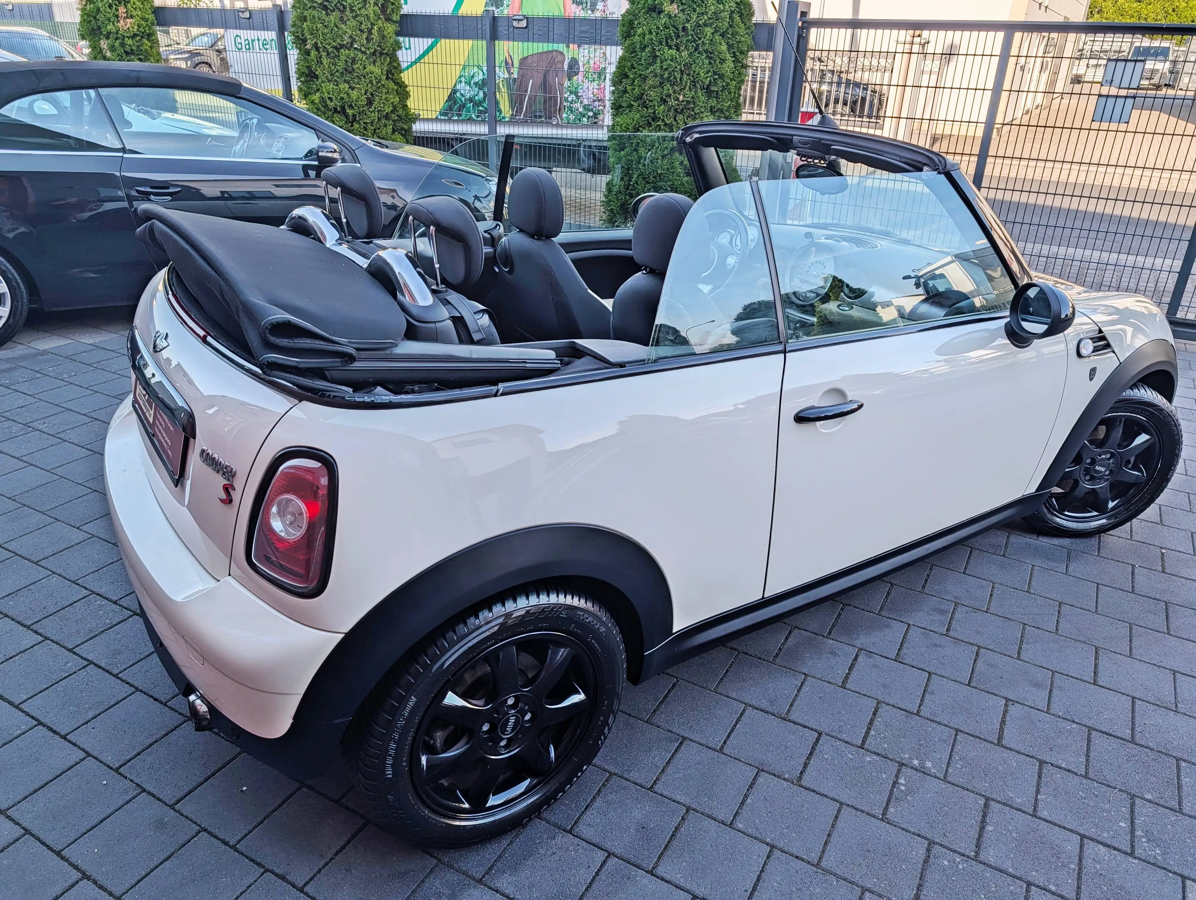 MINI Cooper Cabrio Mini Cooper Cabrio 1.6 "Edition" *TEILLEDER/PDC/KLIMA* — photo 6