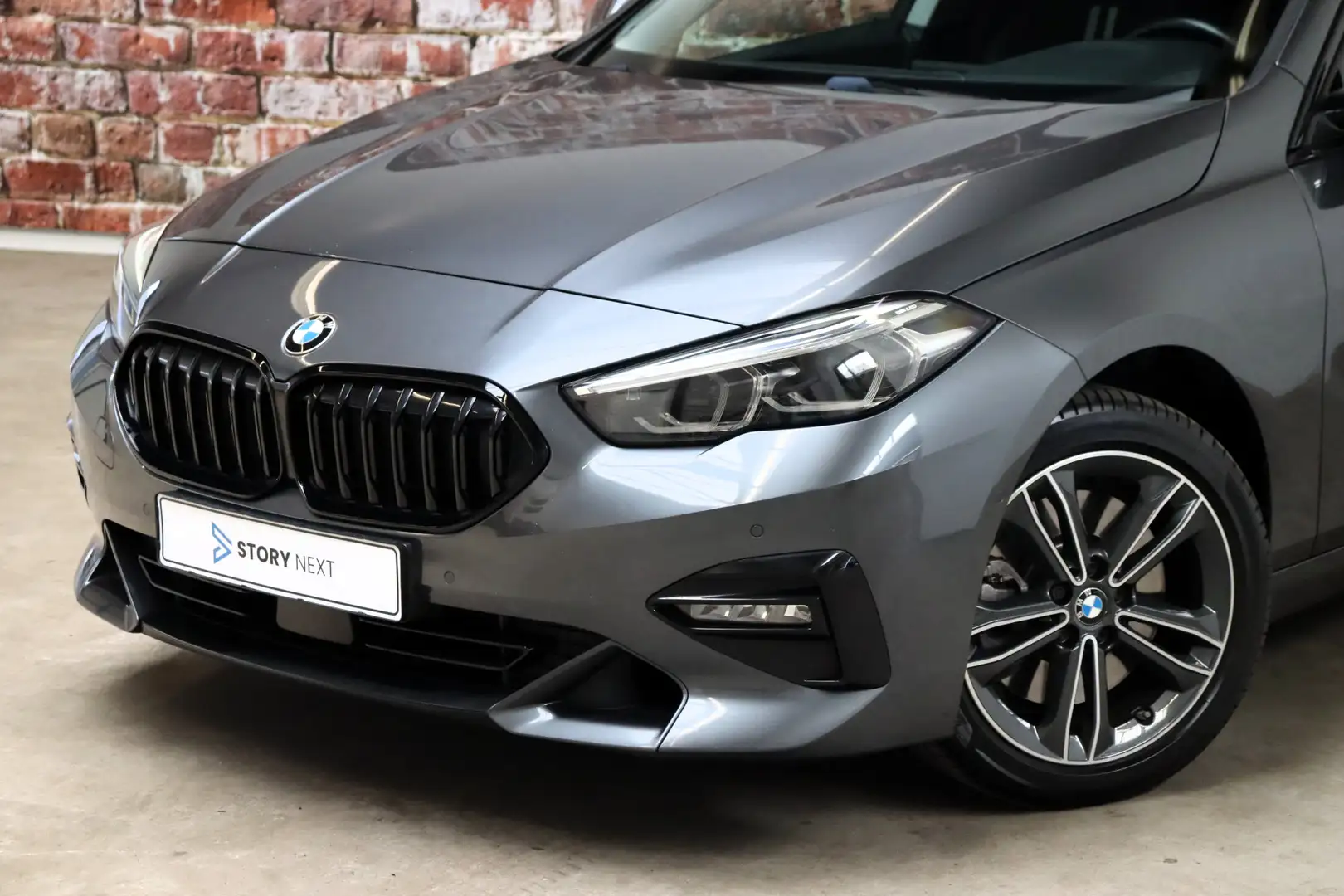 BMW 220 2 Serie Gran Coupé 220i Executive Sport Line Autom Grijs - 2