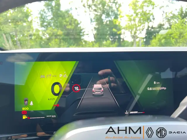 Renault Austral view 18