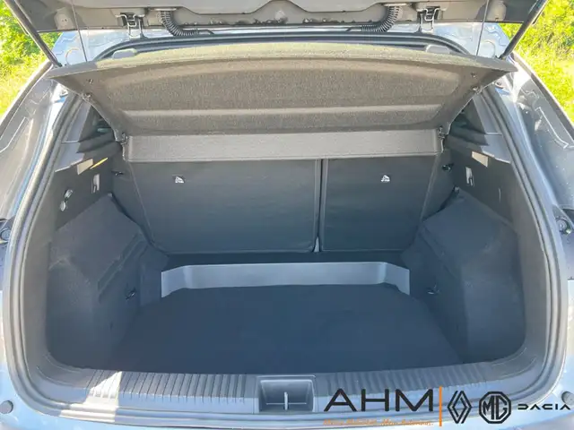 Renault Austral view 9