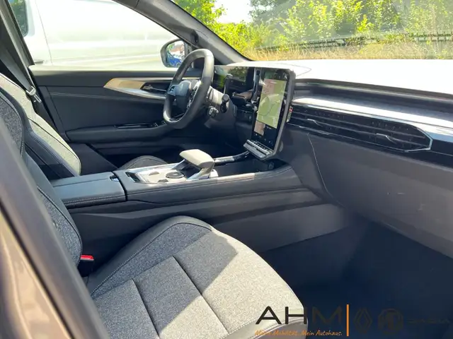Renault Austral view 14