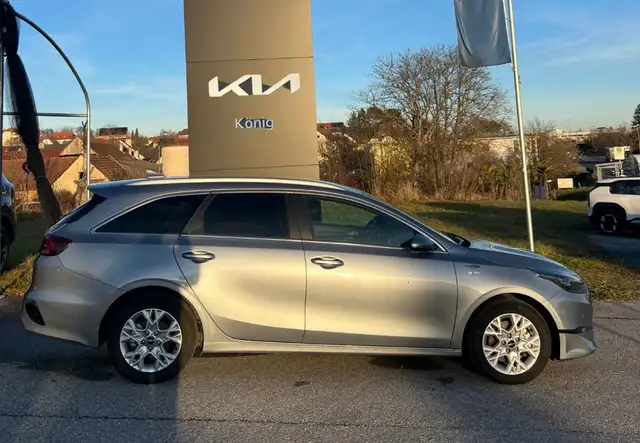 Kia Ceed SW / cee'd SW ceed SW 1,6 CRDi SCR ISG Silber 48V Silber
