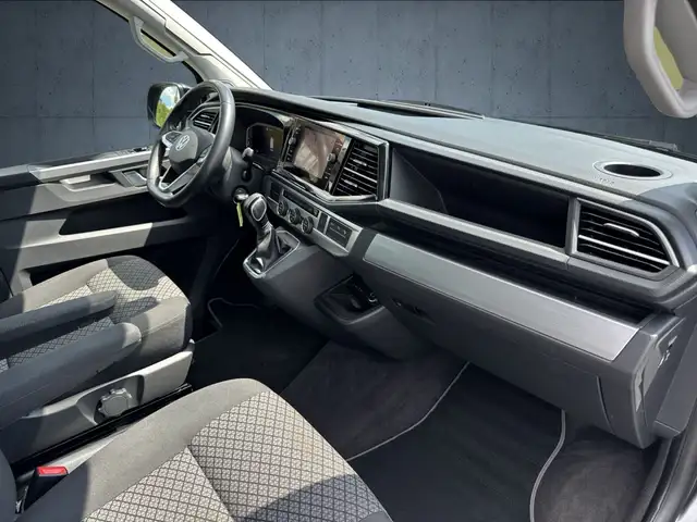 Volkswagen California view 13