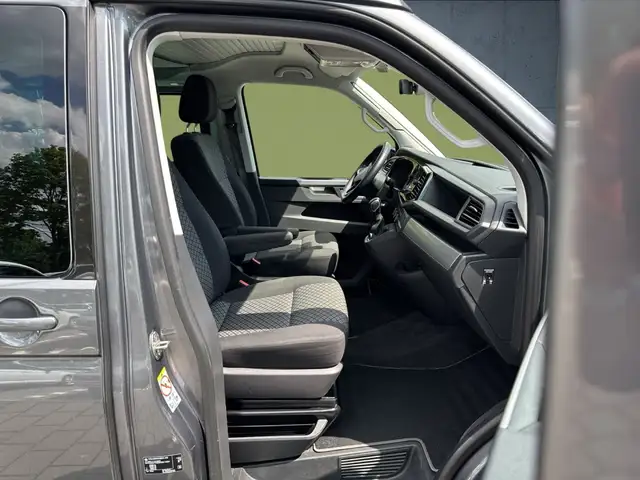 Volkswagen California view 14