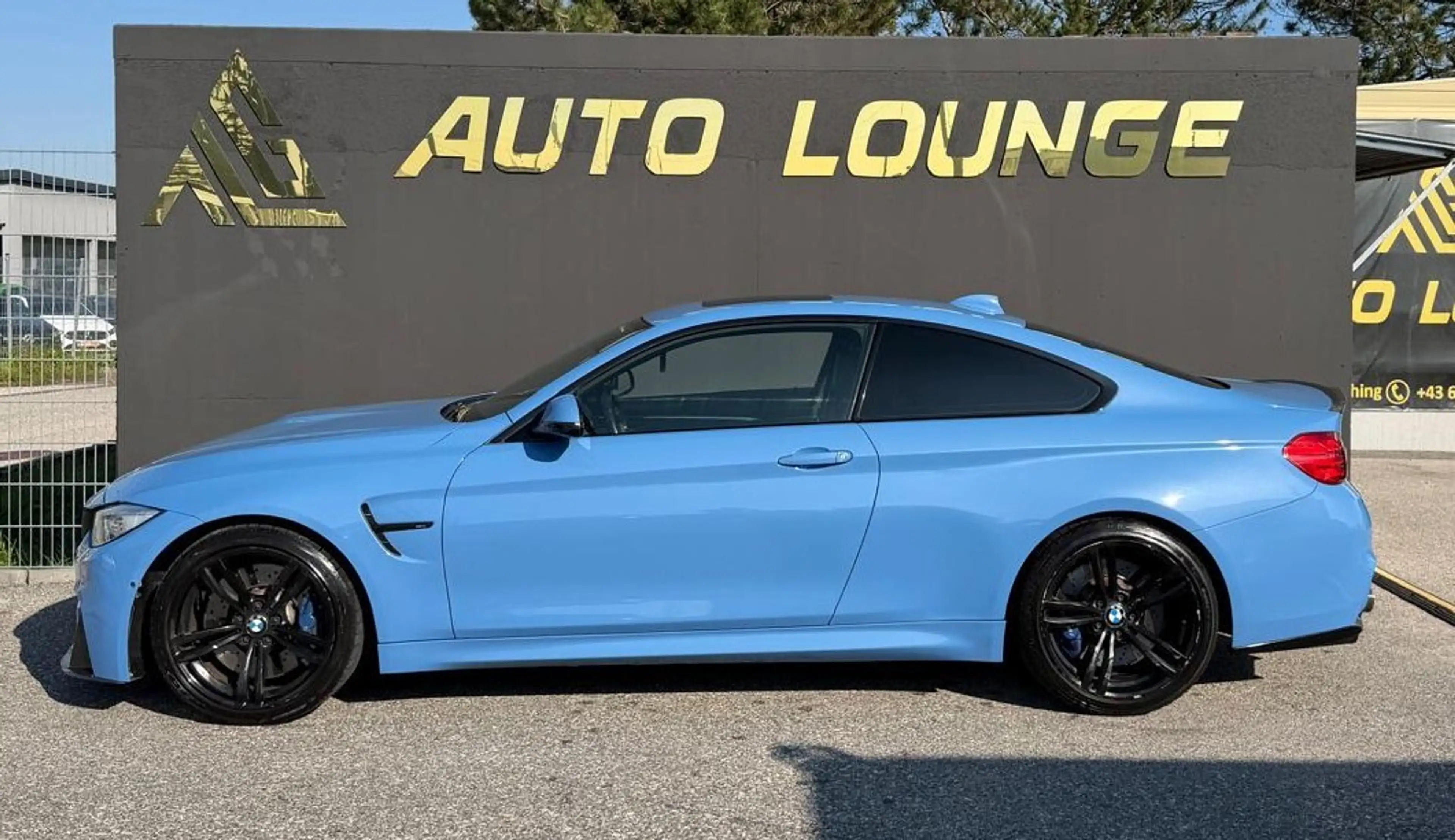 BMW M4 — photo 4