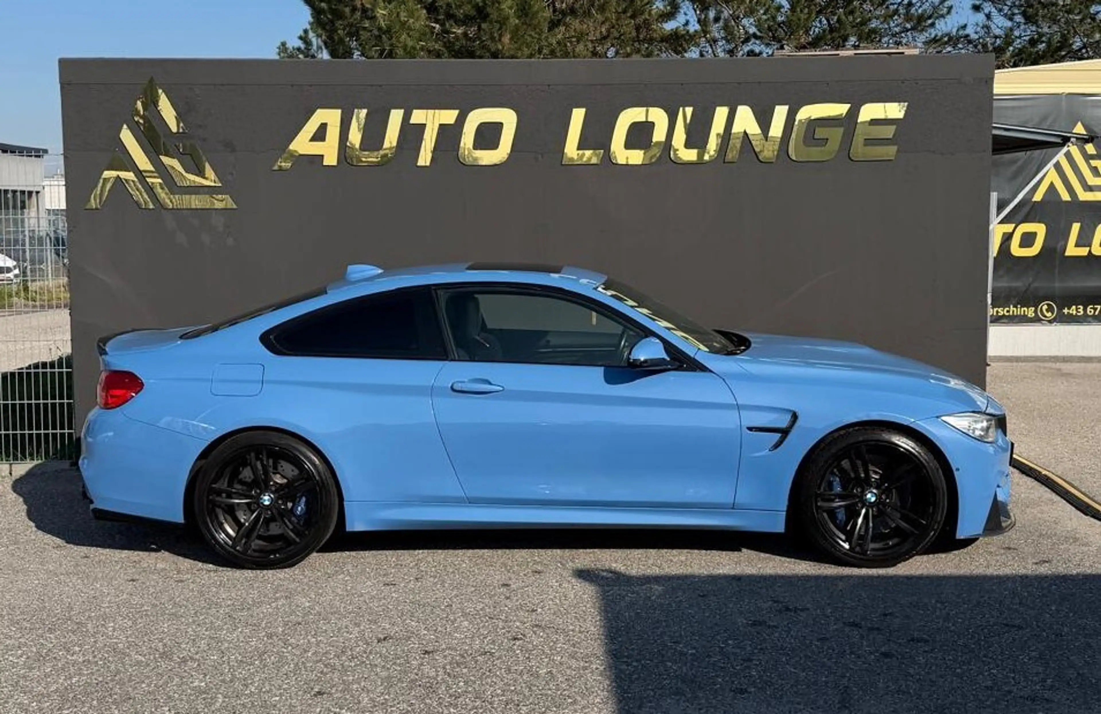 BMW M4 — photo 8