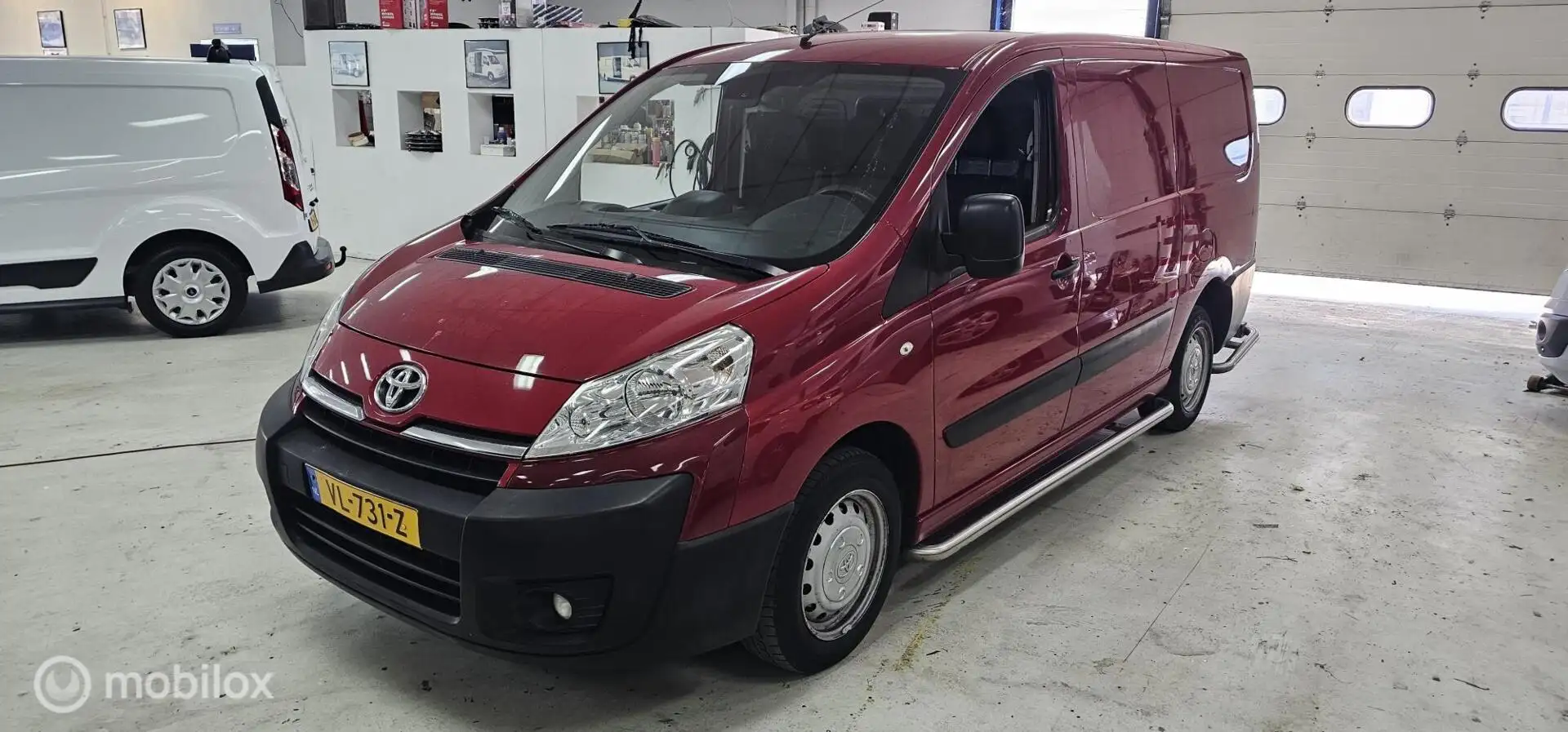 Toyota Proace 1.6D L2H1 Airco Cruise Rouge - 2