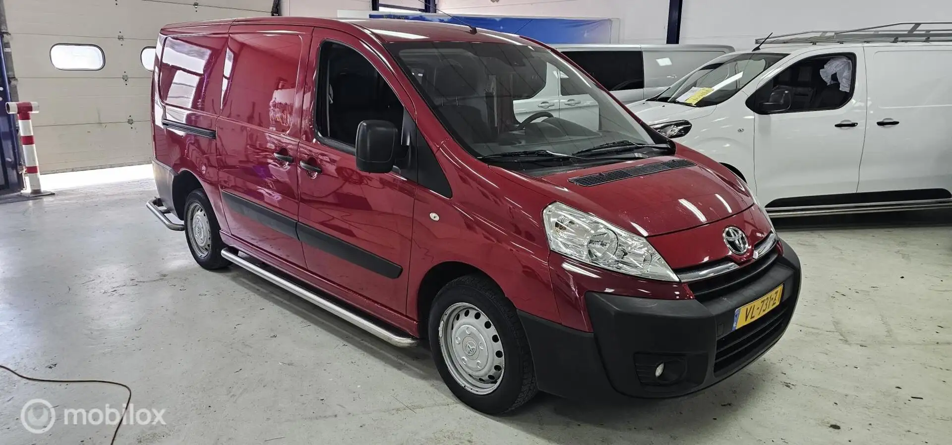 Toyota Proace 1.6D L2H1 Airco Cruise Rouge - 1