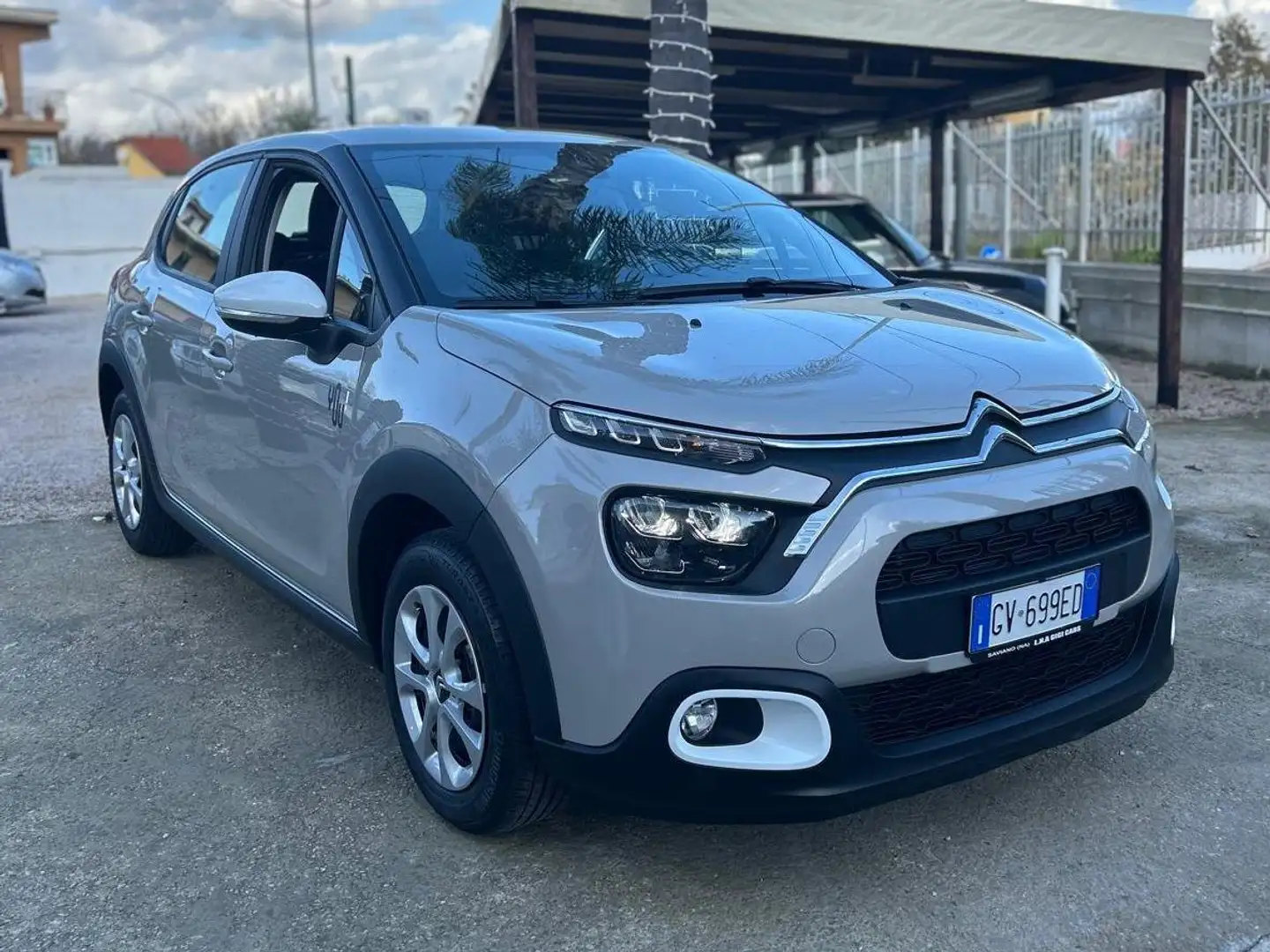Citroen C3 C3 1.2 puretech You! s Grijs - 1