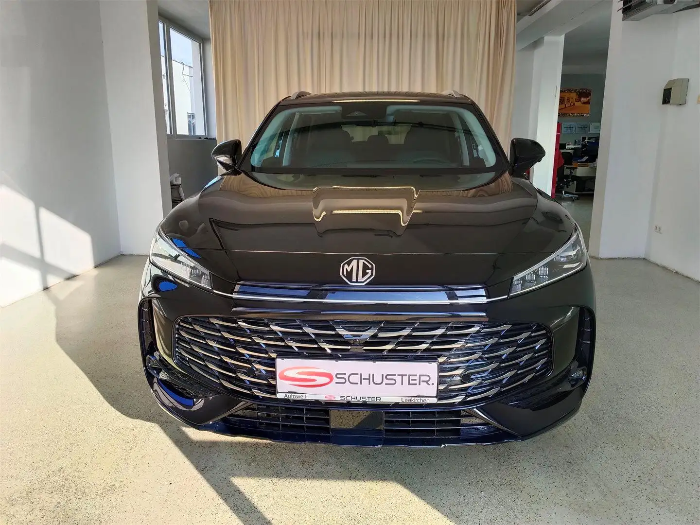 MG HS HEV Comfort Schwarz - 2