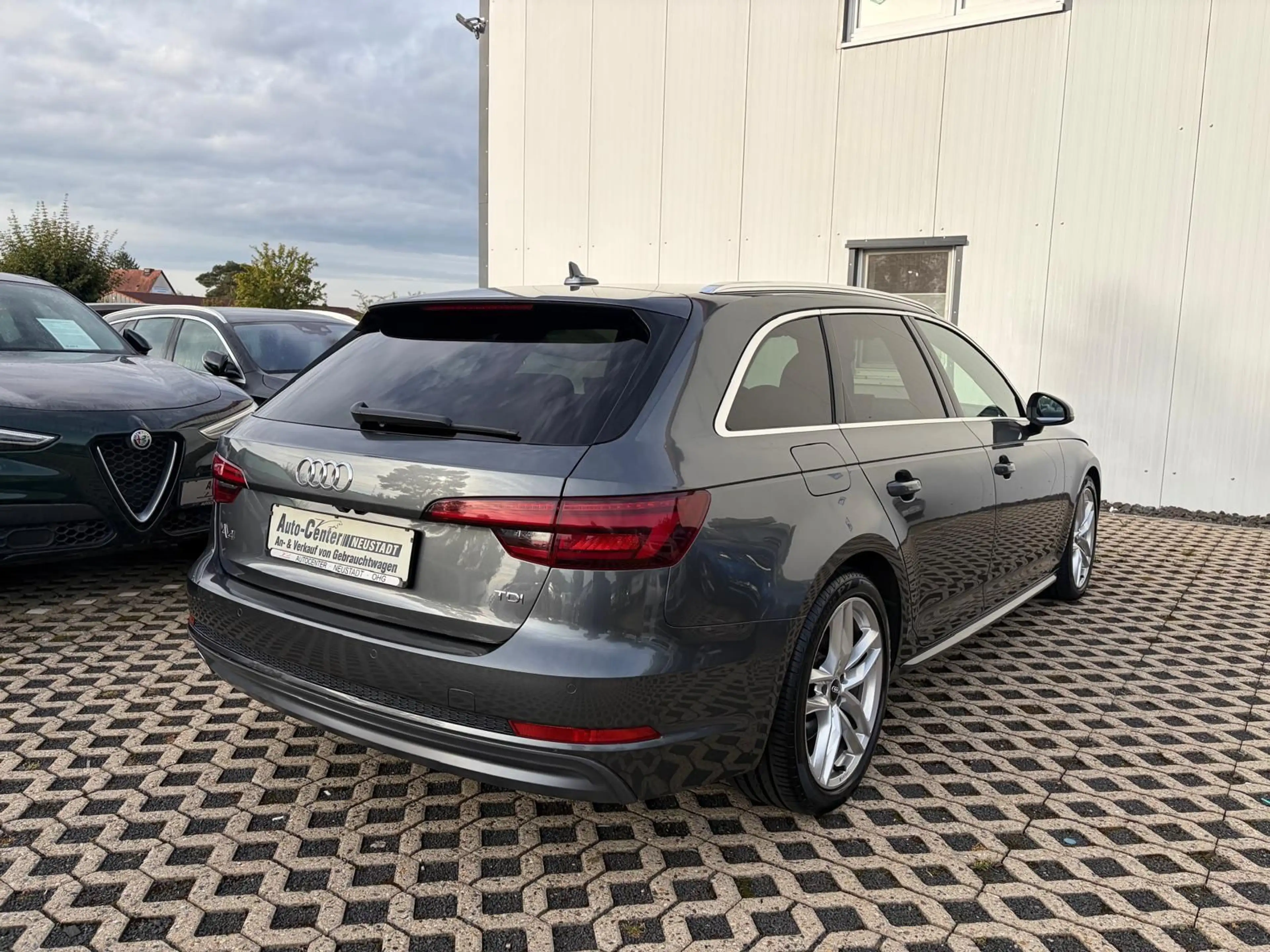 Audi A4 Avant sport KAMERA/NAVI/PDC/LED/DAB+ — photo 6