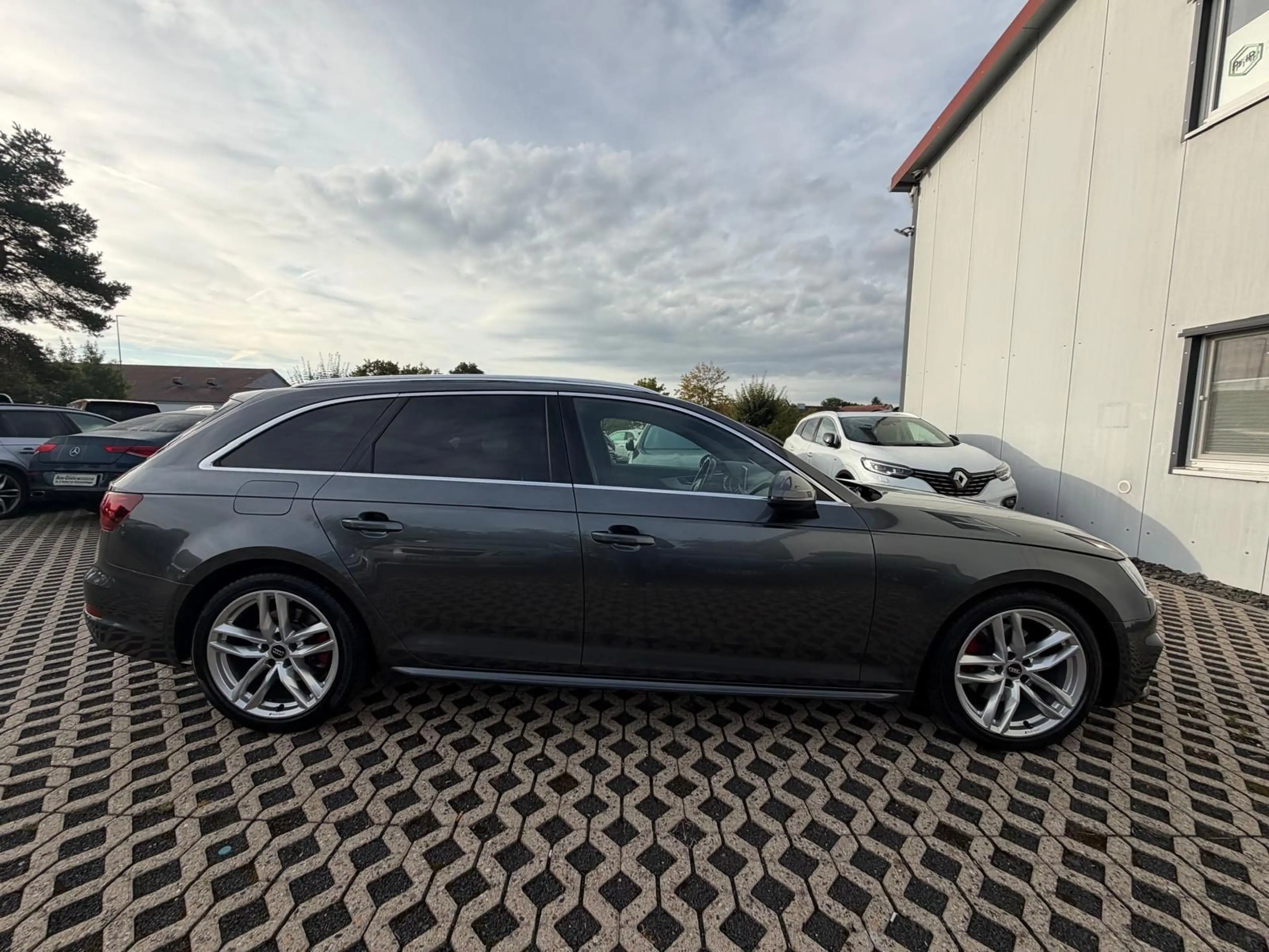 Audi A4 Avant sport KAMERA/NAVI/PDC/LED/DAB+ — photo 7