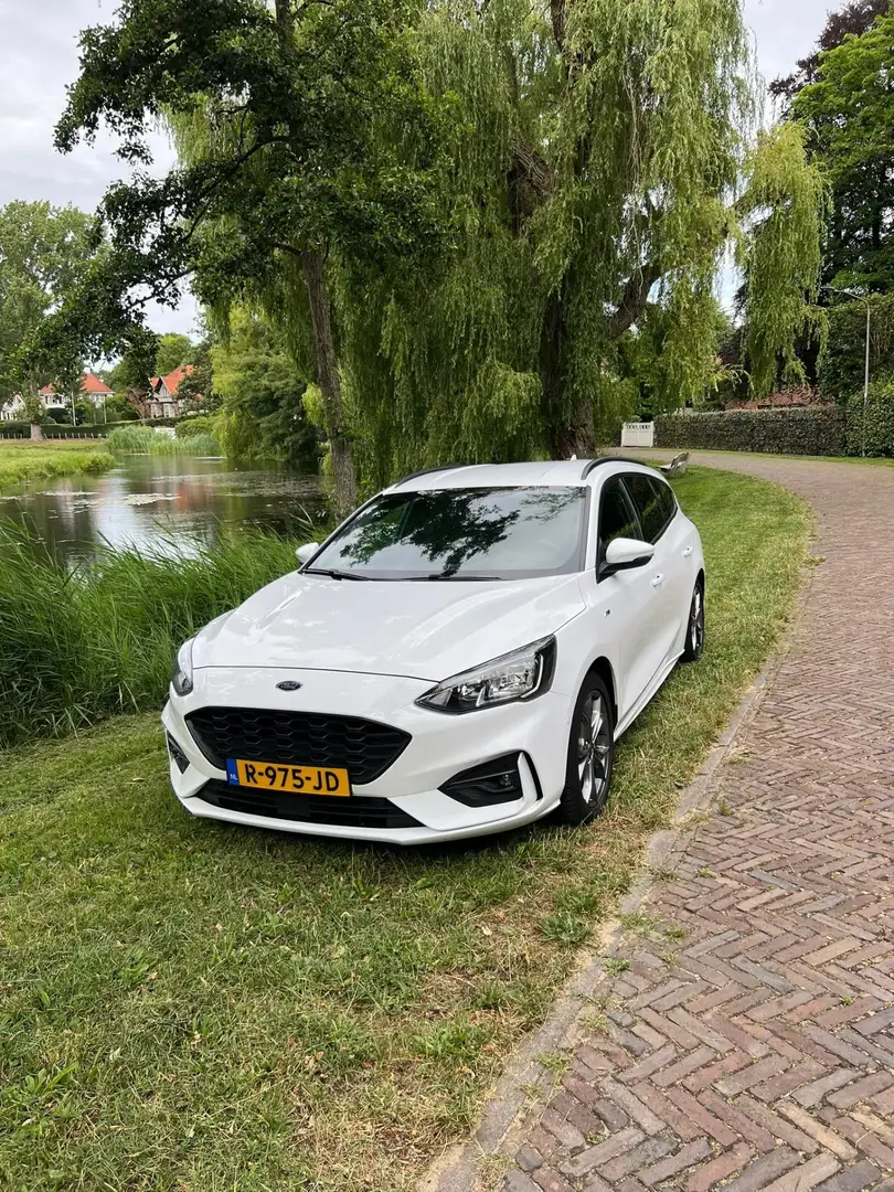 Ford Focus 1.0 EcoB. Tit. XBns ST-line Wit - 1