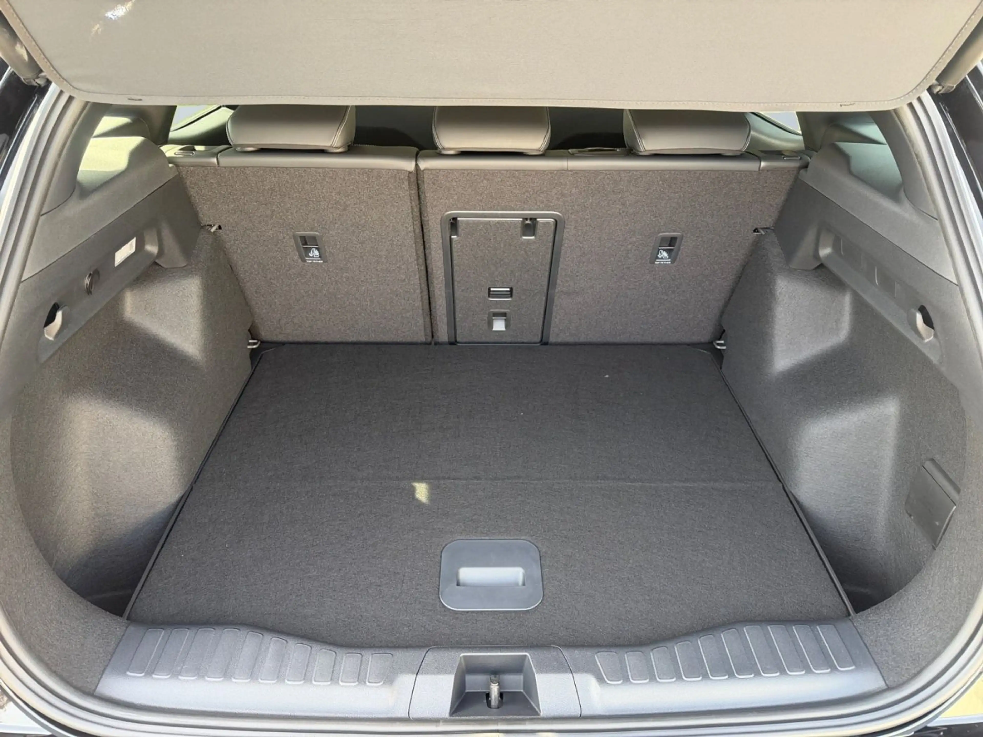 Ford Explorer Premium RWD 58kWh Matrix Scheinwerfer — photo 14