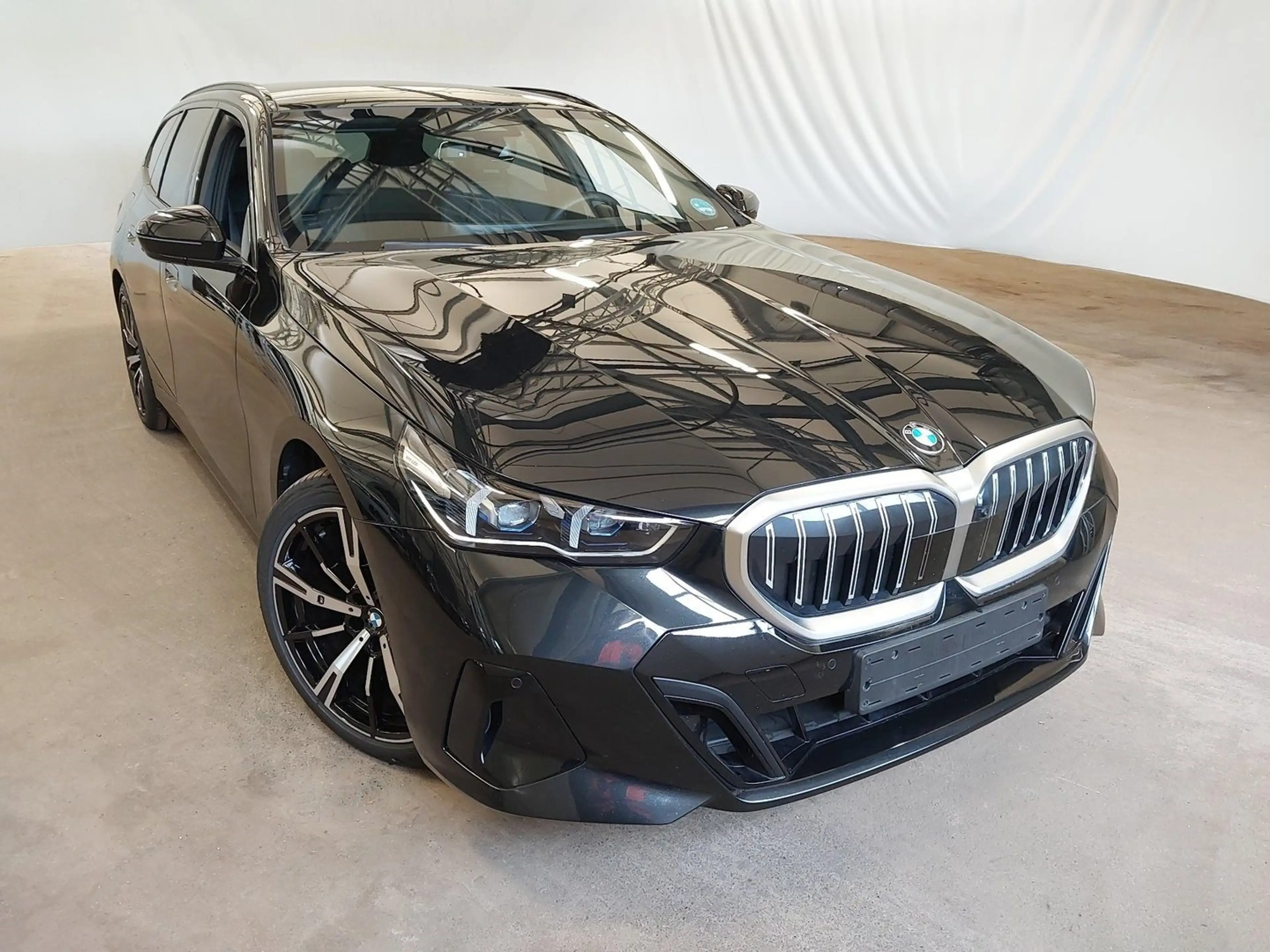 BMW 520 d Touring M Sport || Head-Up AHK Pano-Glasdach — photo 11