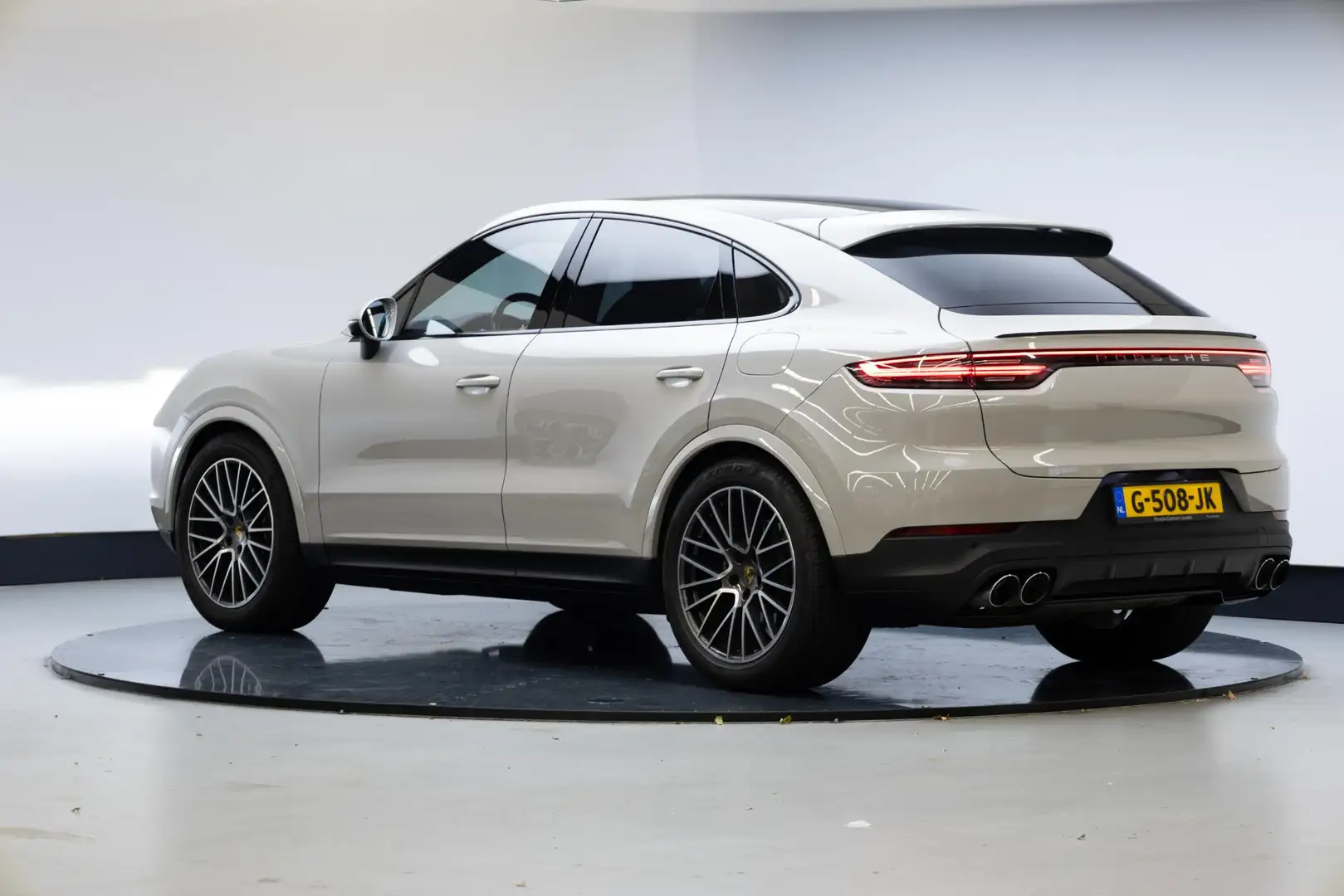 Porsche Cayenne Coupé 3.0 E-Hybrid | 21 Inch | Grigio - 2