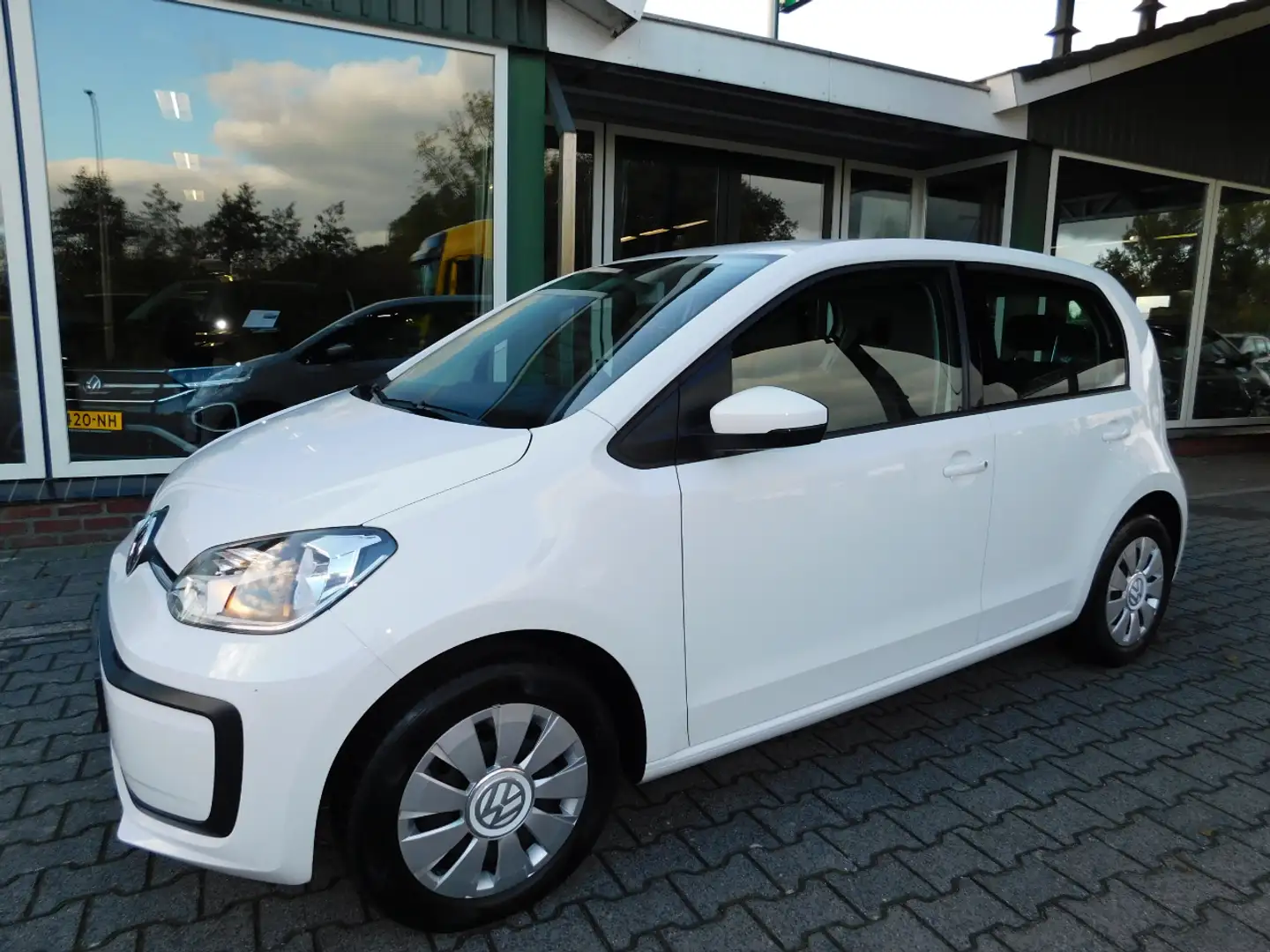 Volkswagen up! 1.0 MPI 60PK MOVE UP! All-in Prijs! 1 jaar garanti Blanc - 1