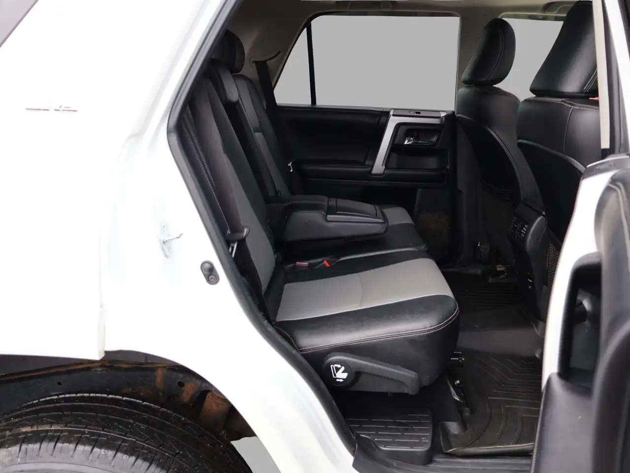 Toyota 4-Runner снимка Toyota 4-Runner