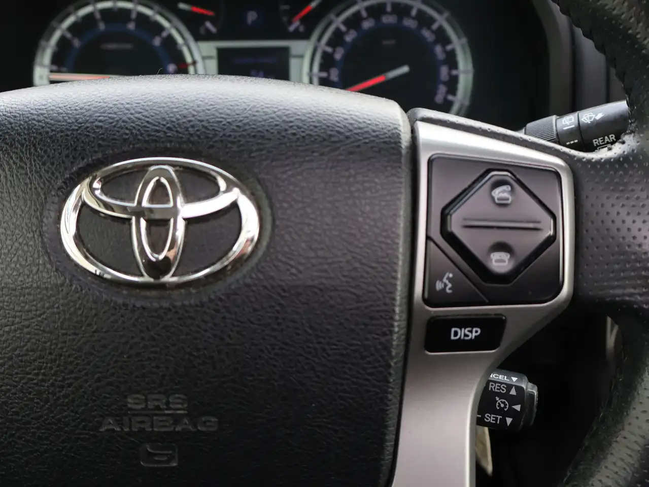 Toyota 4-Runner снимка Toyota 4-Runner