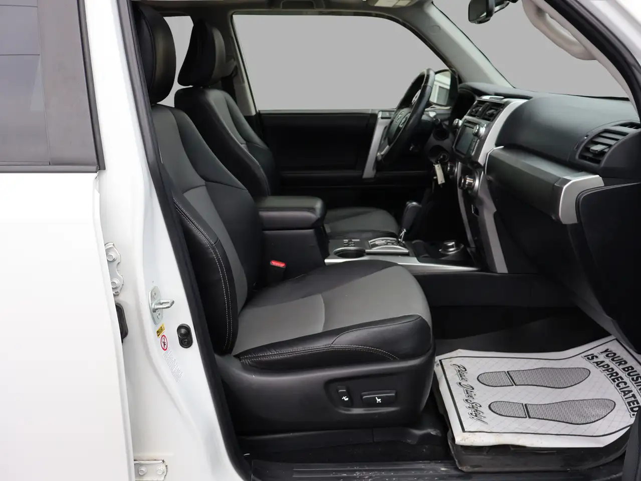 Toyota 4-Runner снимка Toyota 4-Runner