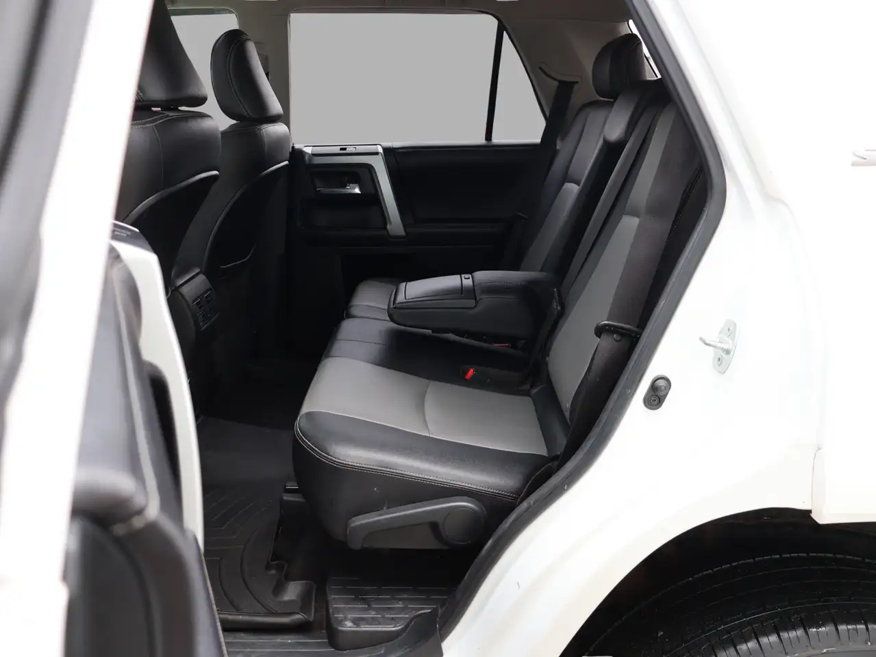 Toyota 4-Runner снимка Toyota 4-Runner