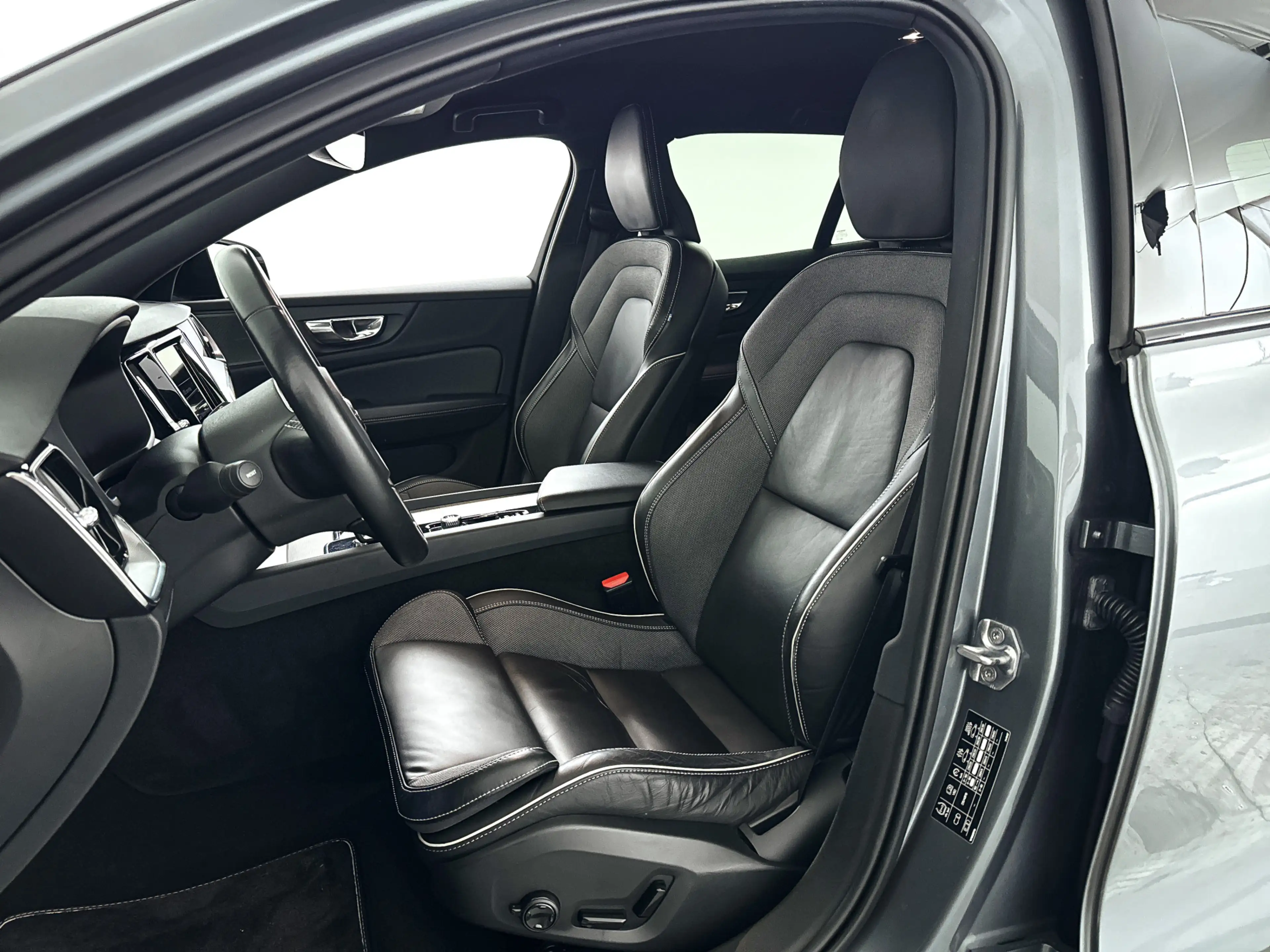 Volvo V60 B3 R-Design | Parkeercamera | Stoel- en stuurverwa — photo 6