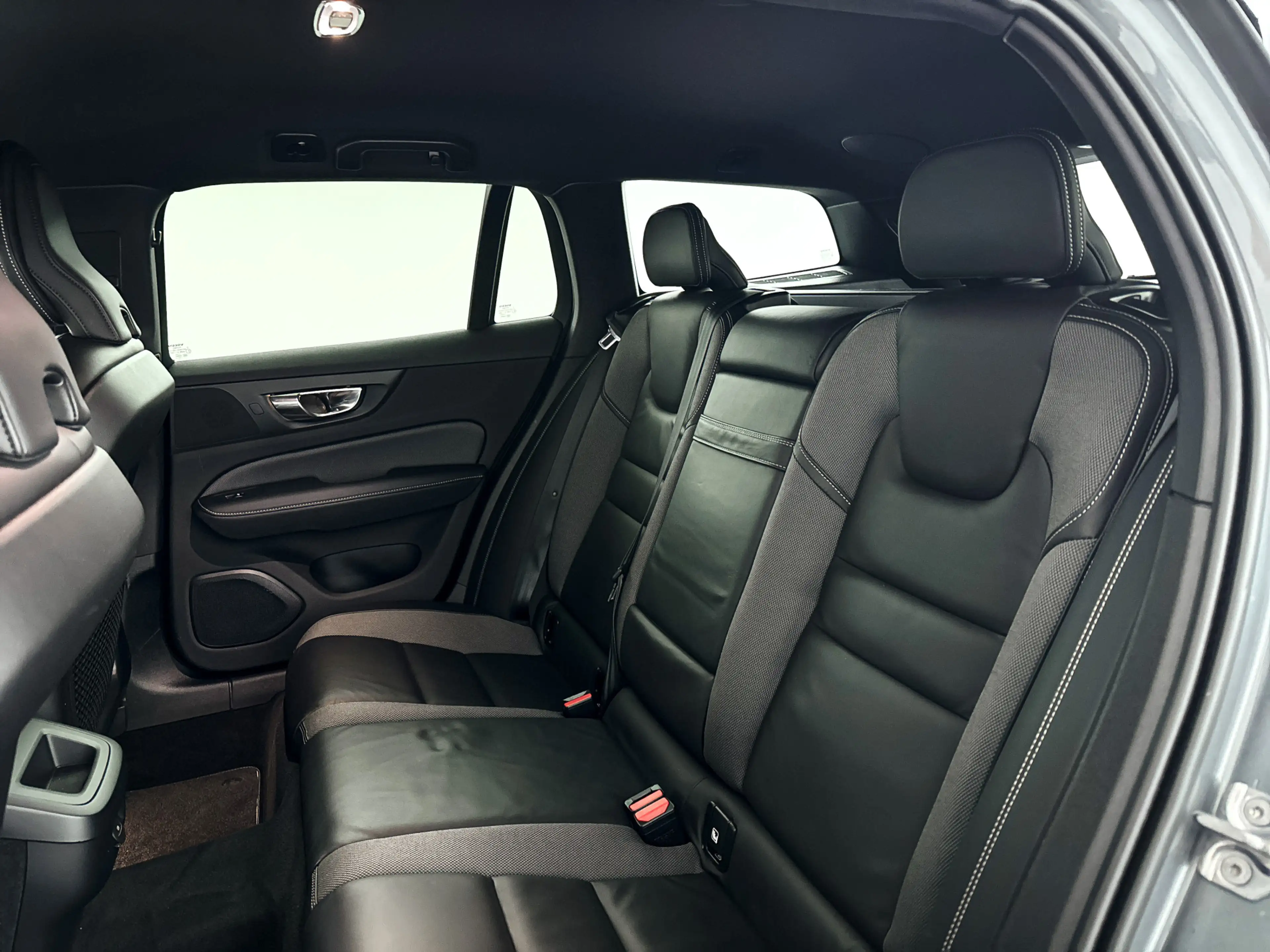 Volvo V60 B3 R-Design | Parkeercamera | Stoel- en stuurverwa — photo 13
