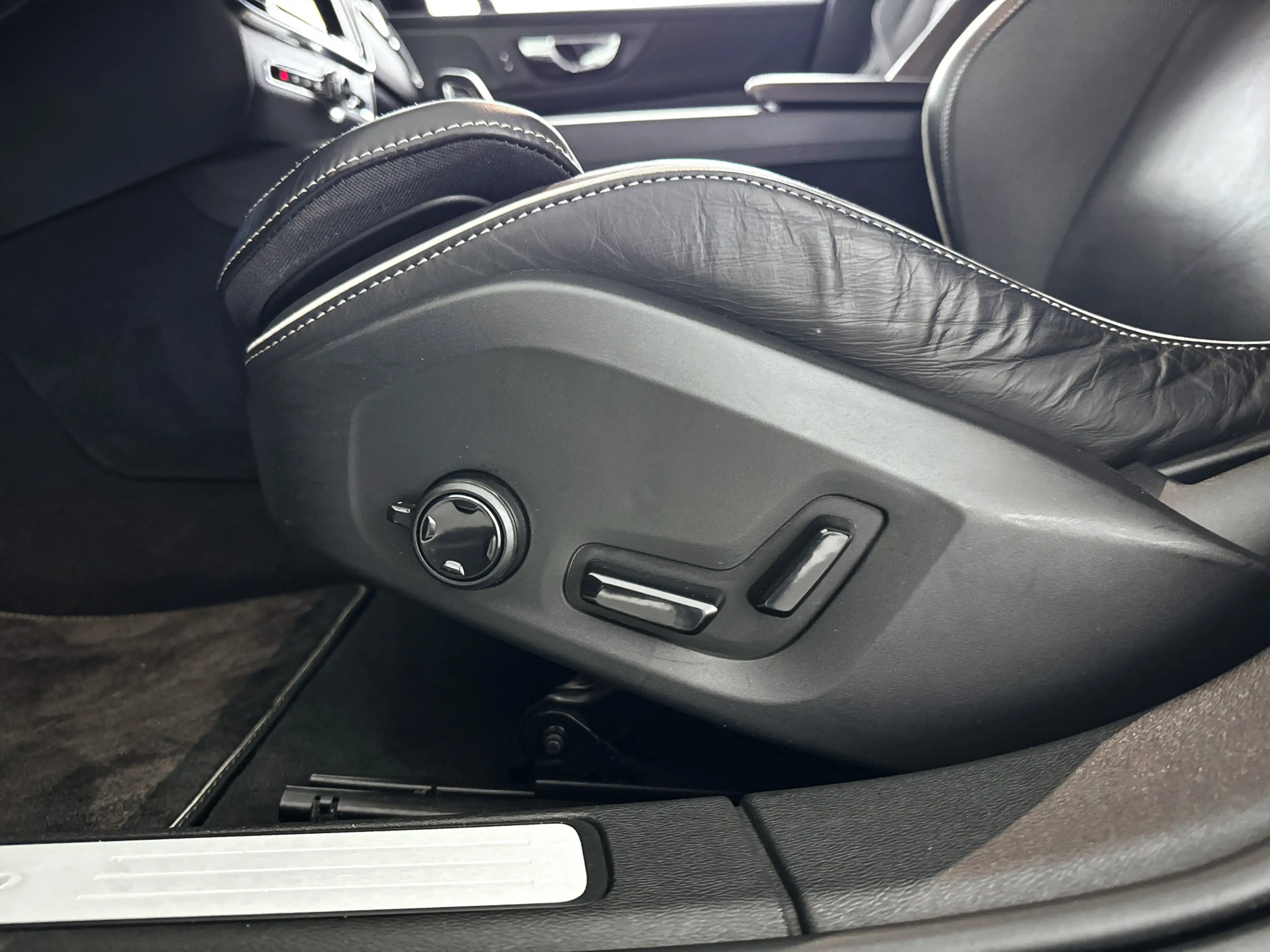 Volvo V60 B3 R-Design | Parkeercamera | Stoel- en stuurverwa — photo 7