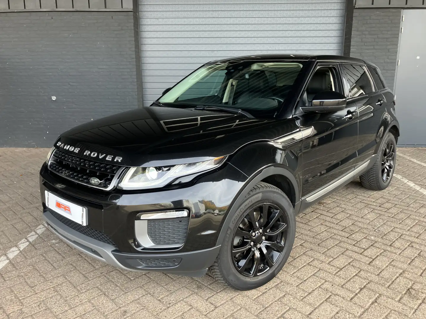 Land Rover Range Rover Evoque 2.0 TD4 HSE PANO-XENON-AHK Noir - 2