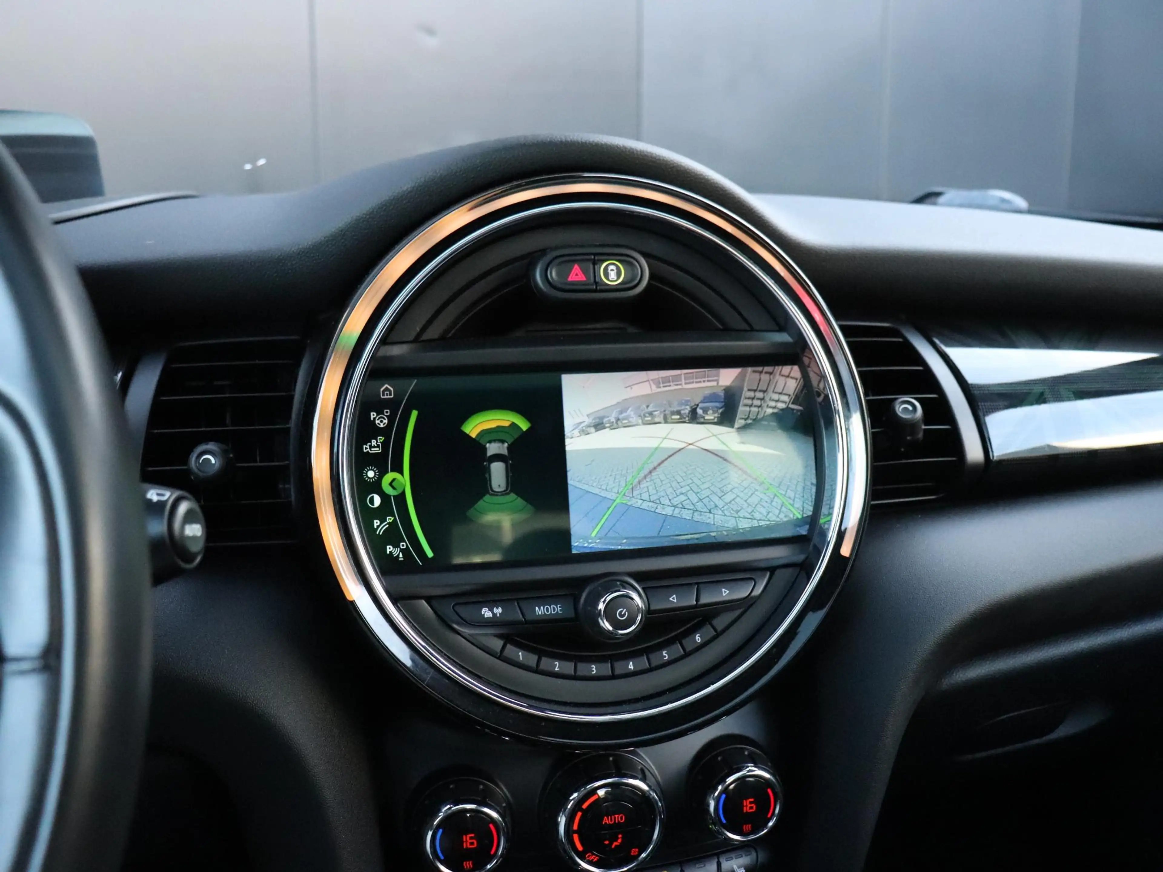 MINI Cooper S Electric 33 kWh | LEDER | PANO-DAK | CAMERA | H&K — photo 9