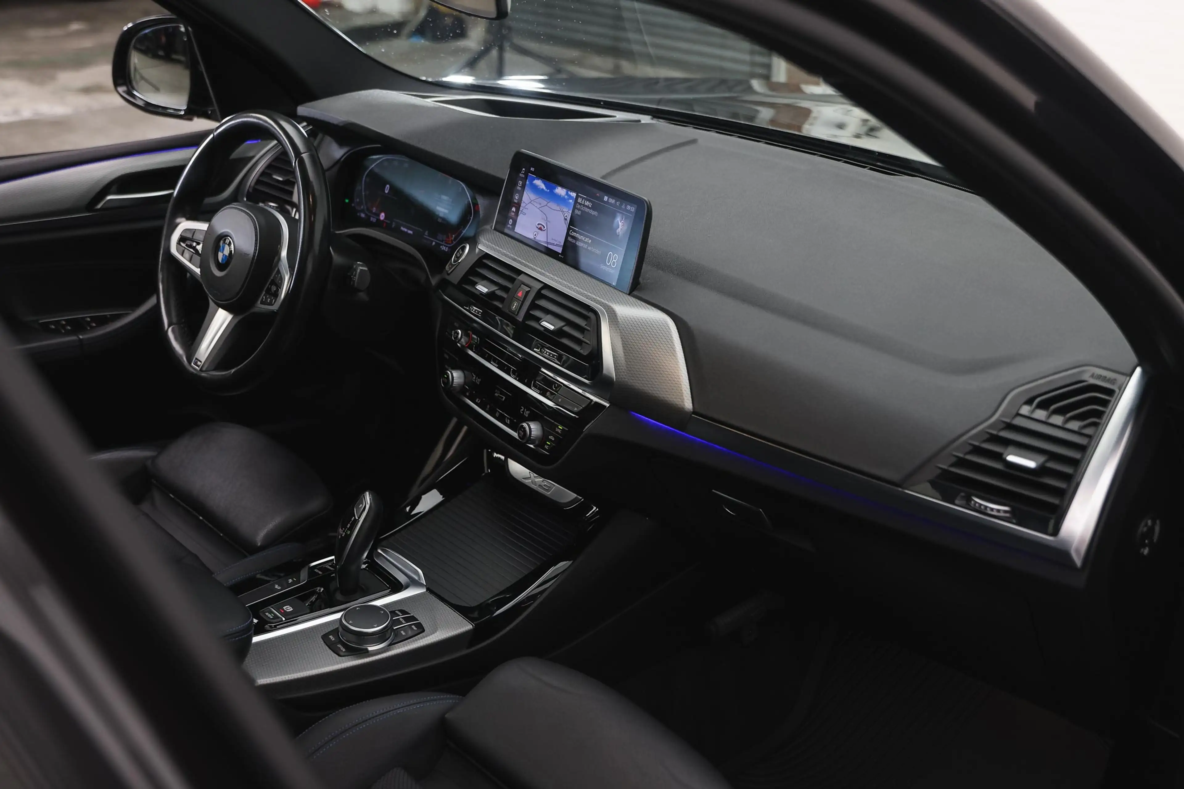 BMW X3 xDrive20i M Sport Automaat / Panoramadak / Sportst — photo 11