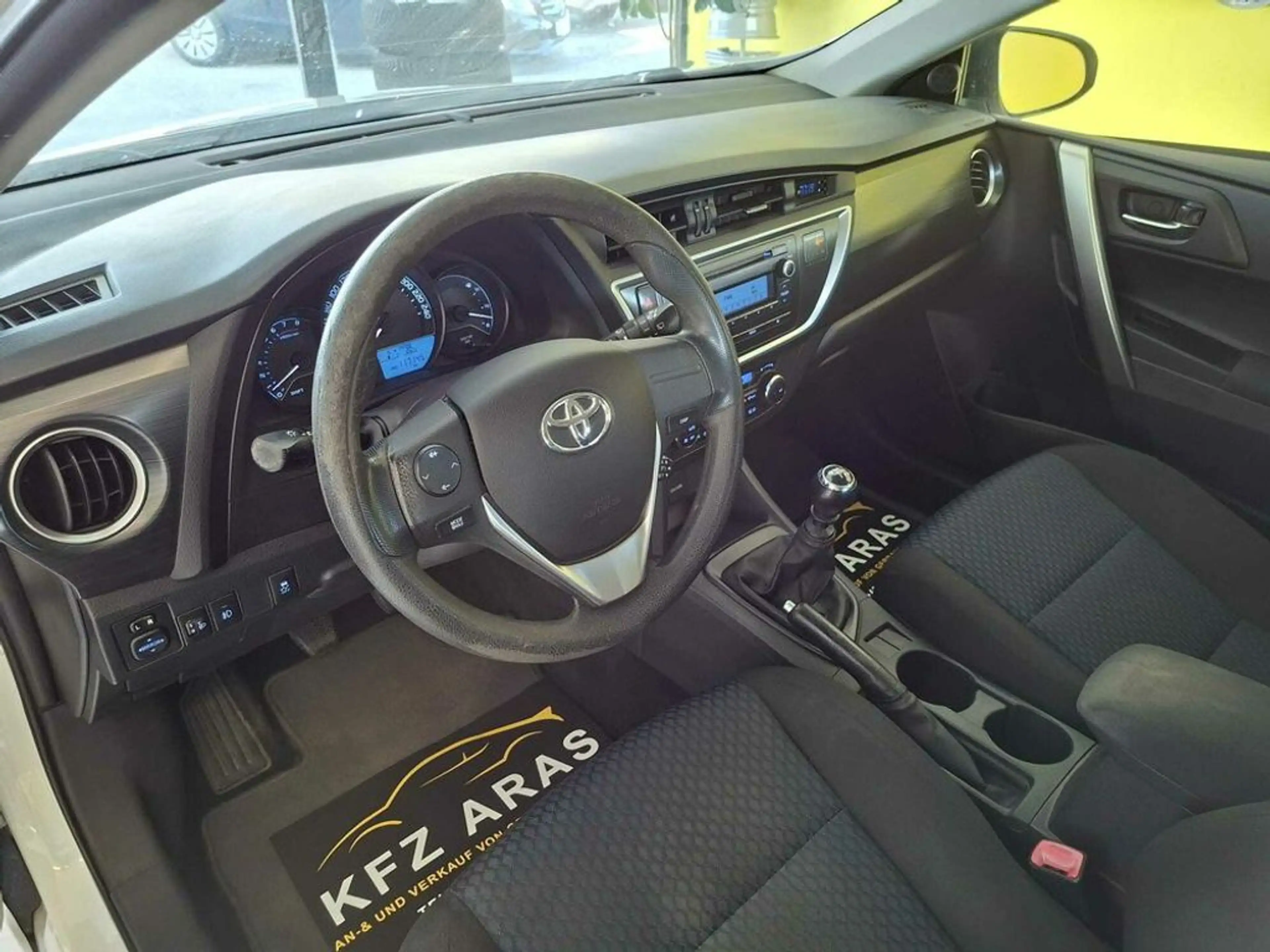 Toyota Auris Active GUTER ZUSTAND,  TEMPOMAT, KLIMA — photo 13