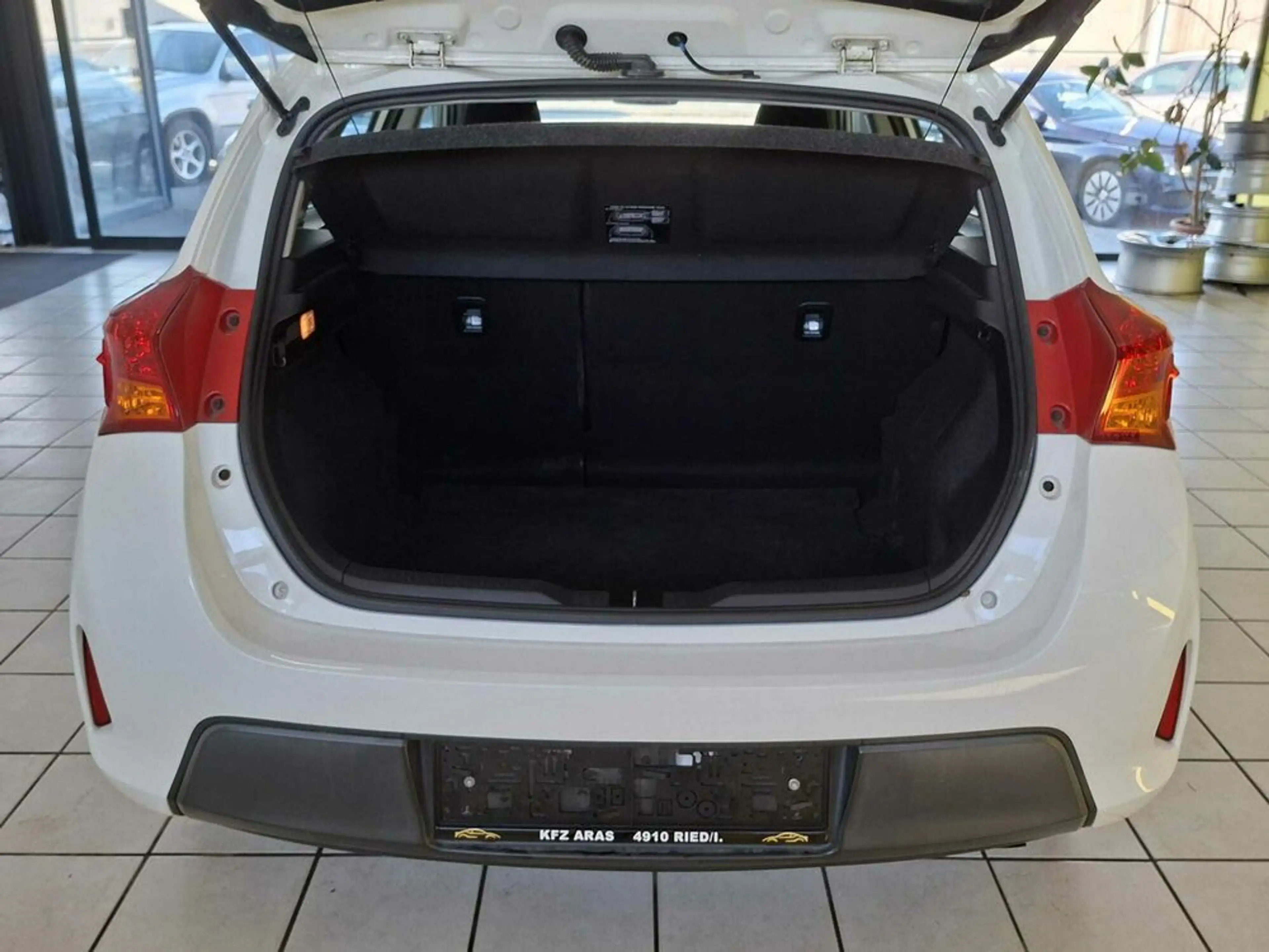 Toyota Auris Active GUTER ZUSTAND,  TEMPOMAT, KLIMA — photo 11