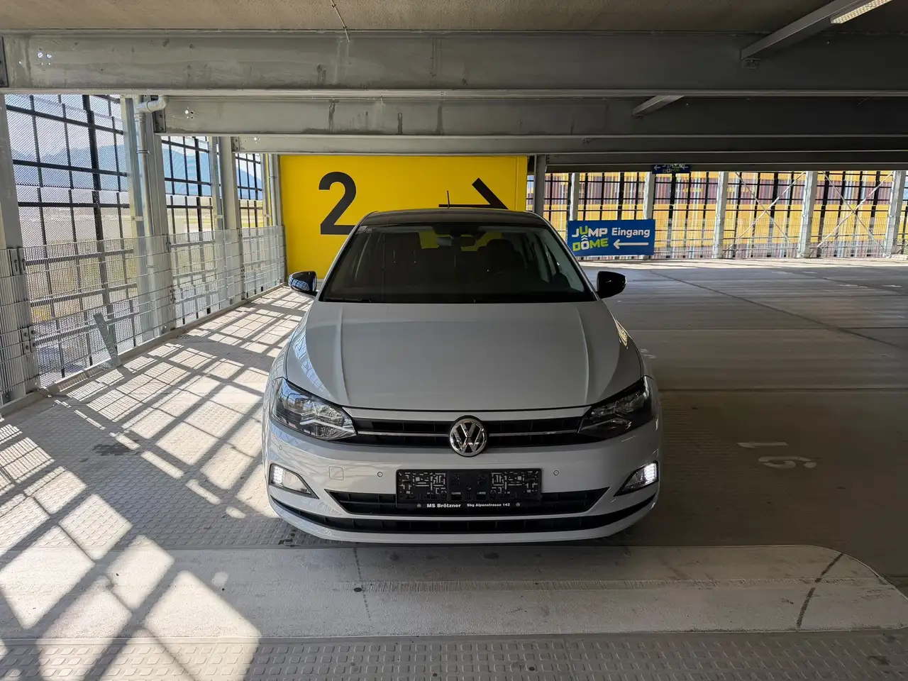 Volkswagen Polo 1,0 Comfortline — photo 1 of 17