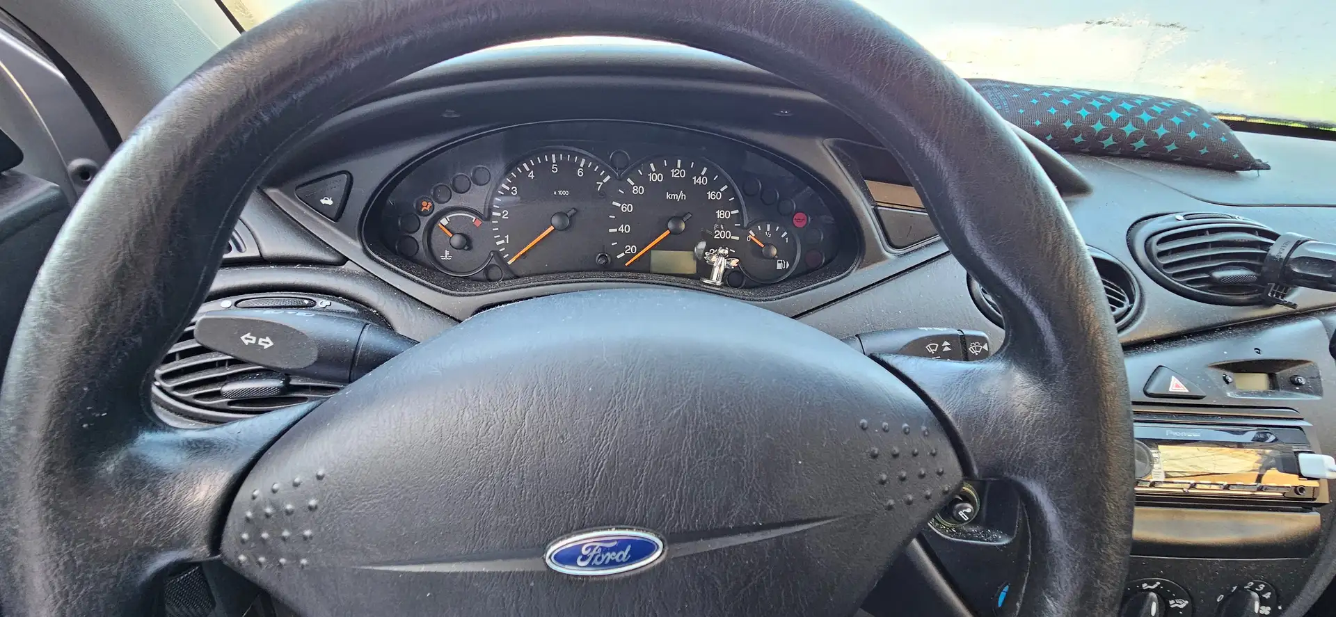 Ford Focus Focus Coupé Ambiente 1,8 TDdi Gris - 1