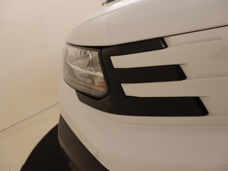 Peugeot Partner 1.5 BlueHDi 130 EAT8 S&S L1 — photo 12