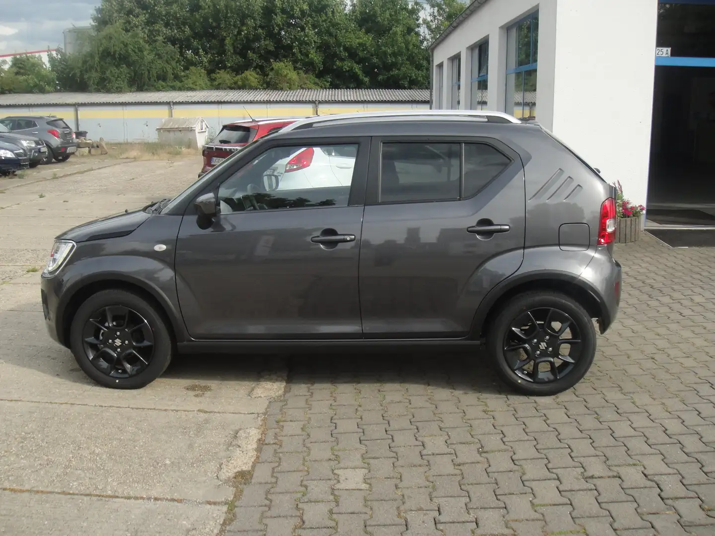 Suzuki Ignis 1.2 Dualjet Hybrid CVT Comfort 4WR Grau - 2