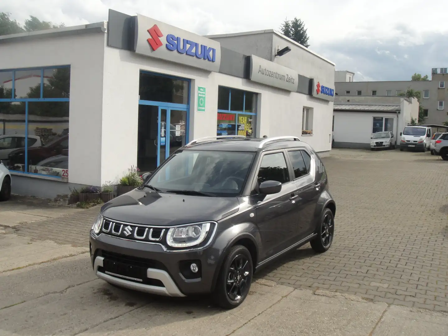 Suzuki Ignis 1.2 Dualjet Hybrid CVT Comfort 4WR Grau - 1