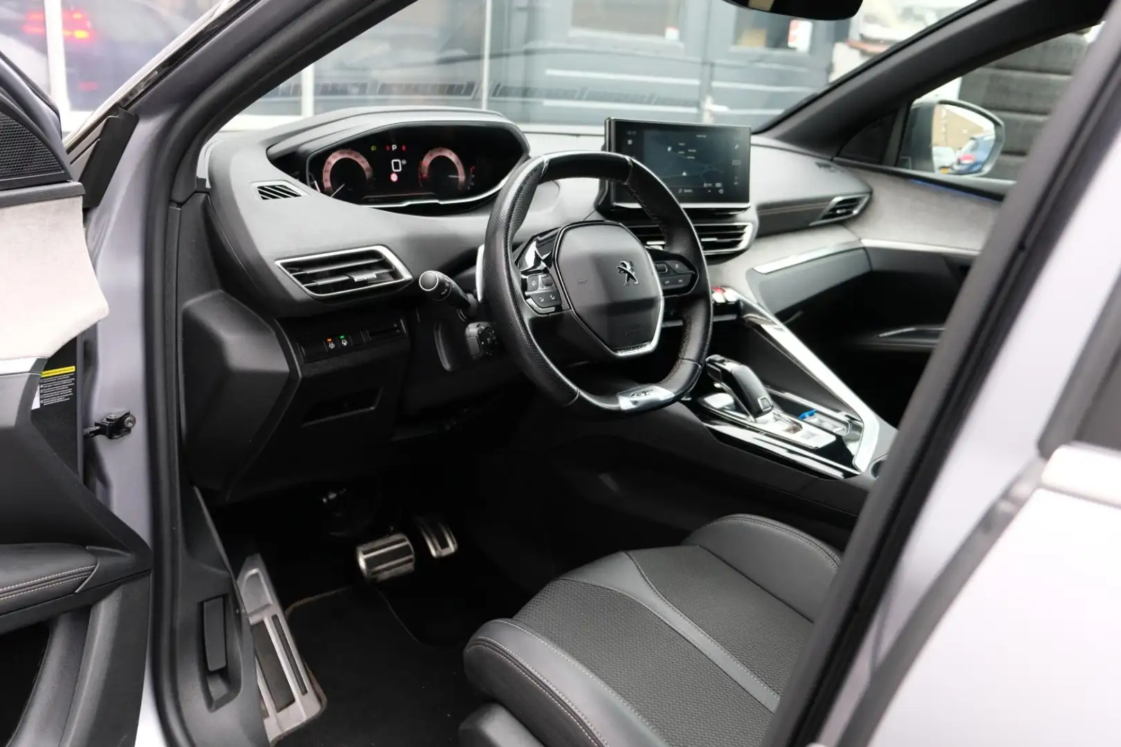 Peugeot 5008 1.2 PureTech GT 63dkm |NW DISTRIBUTIE voor Afl.| * Grau - 2