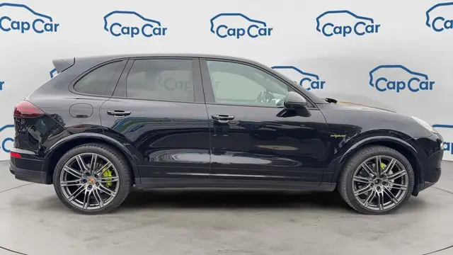 Porsche Cayenne view 4