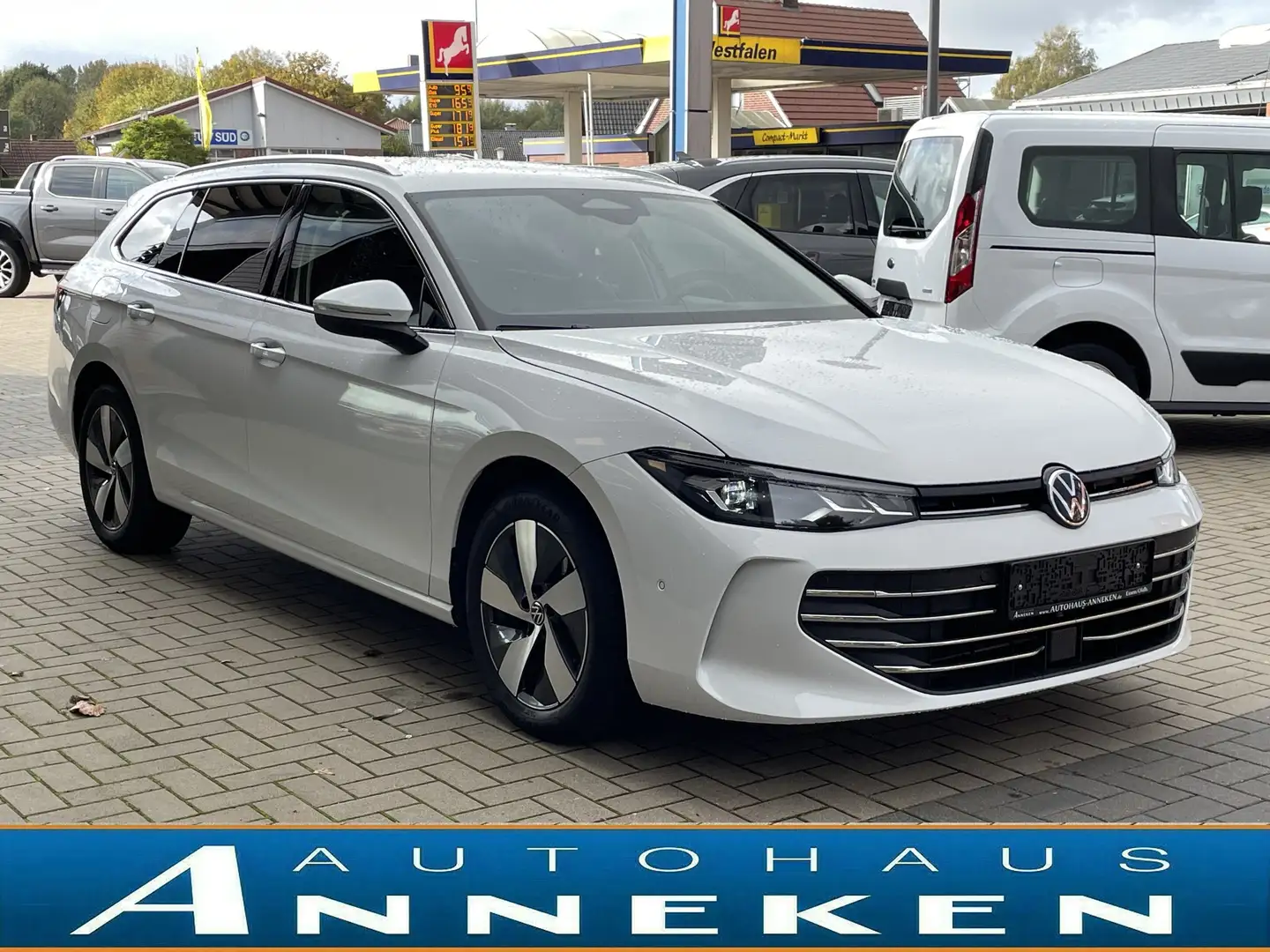 Volkswagen Passat Variant 1.5 eTSI Business*Privacy*ACC* Weiß - 2