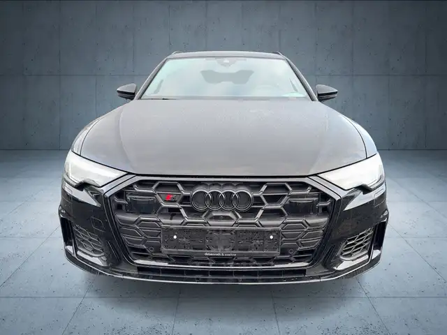 Audi S6 view 8