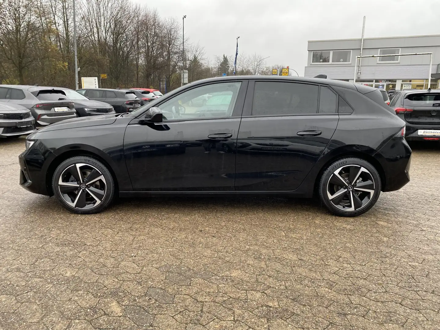 Opel Astra GS NAVI/SHZ+LHZ/PDC vo+hi+360Cam Schwarz - 2