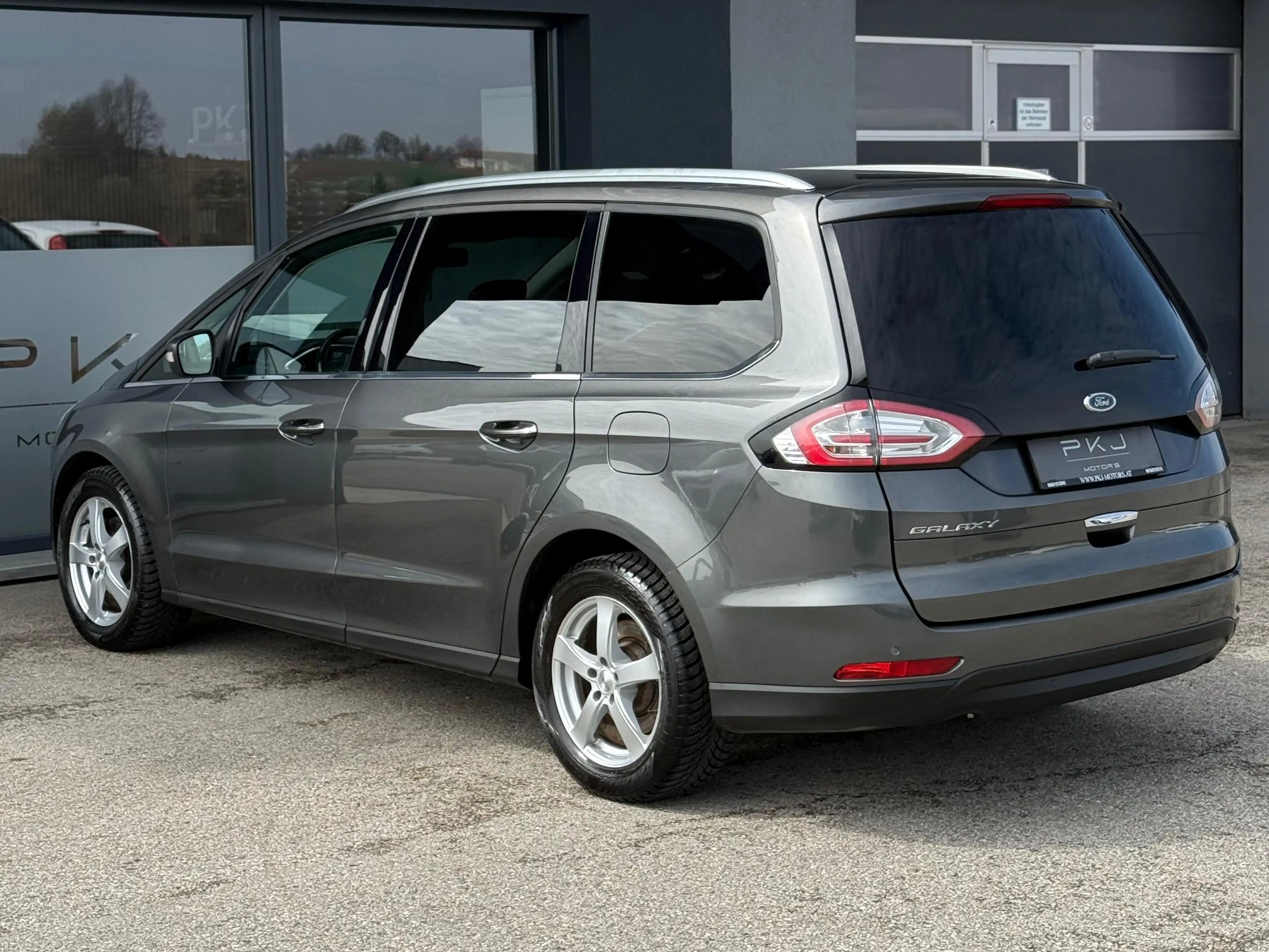 Ford Galaxy Galaxy 2,0 EcoBlue SCR Titanium Aut. 7-SITZER — photo 3