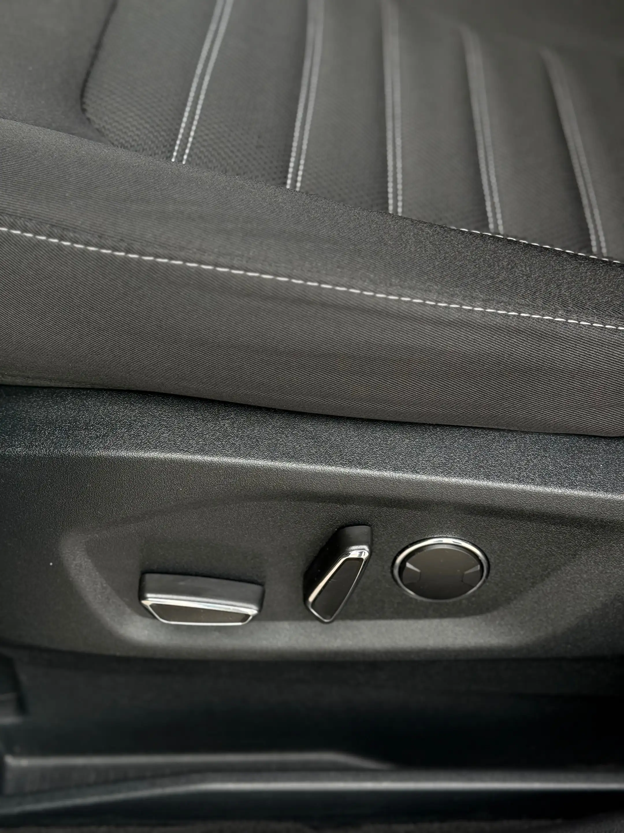 Ford Galaxy Galaxy 2,0 EcoBlue SCR Titanium Aut. 7-SITZER — photo 9