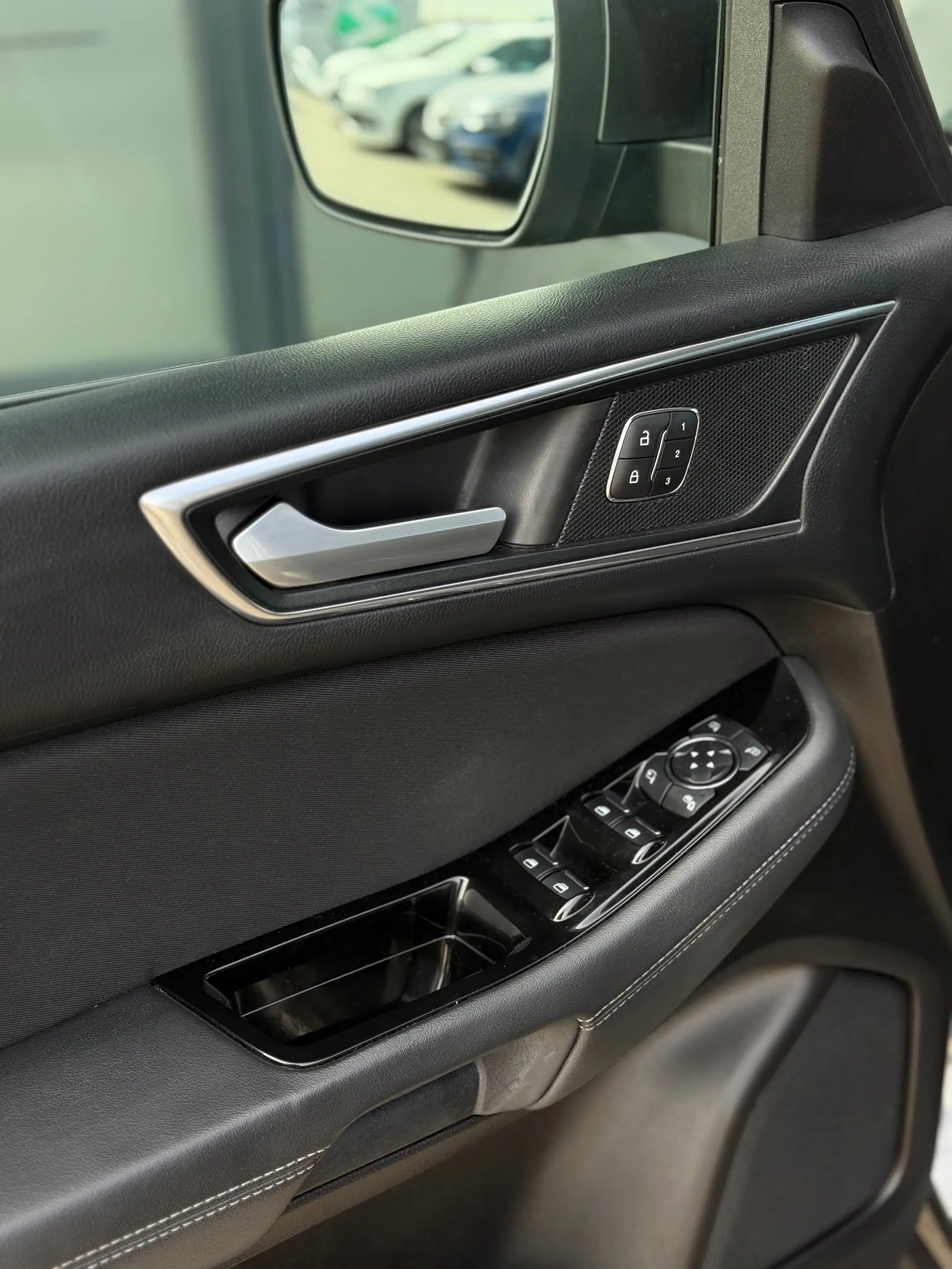 Ford Galaxy Galaxy 2,0 EcoBlue SCR Titanium Aut. 7-SITZER — photo 8