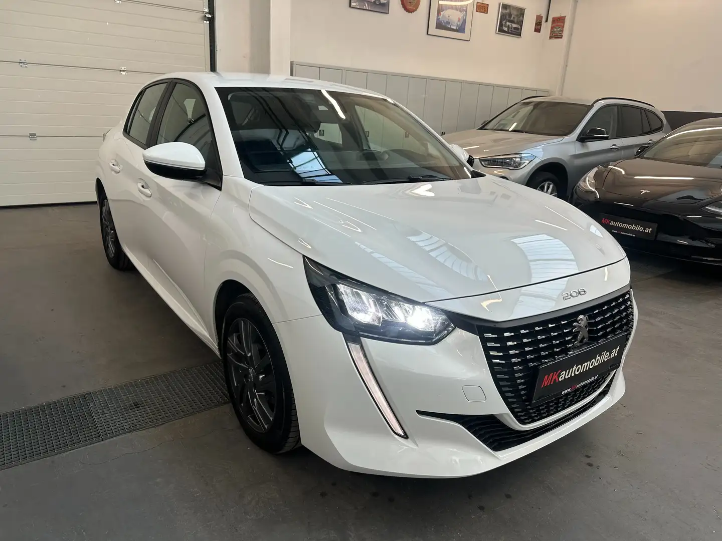 Peugeot 208 Active Pack 1,5 BlueHDi 100 S&S Weiß - 1